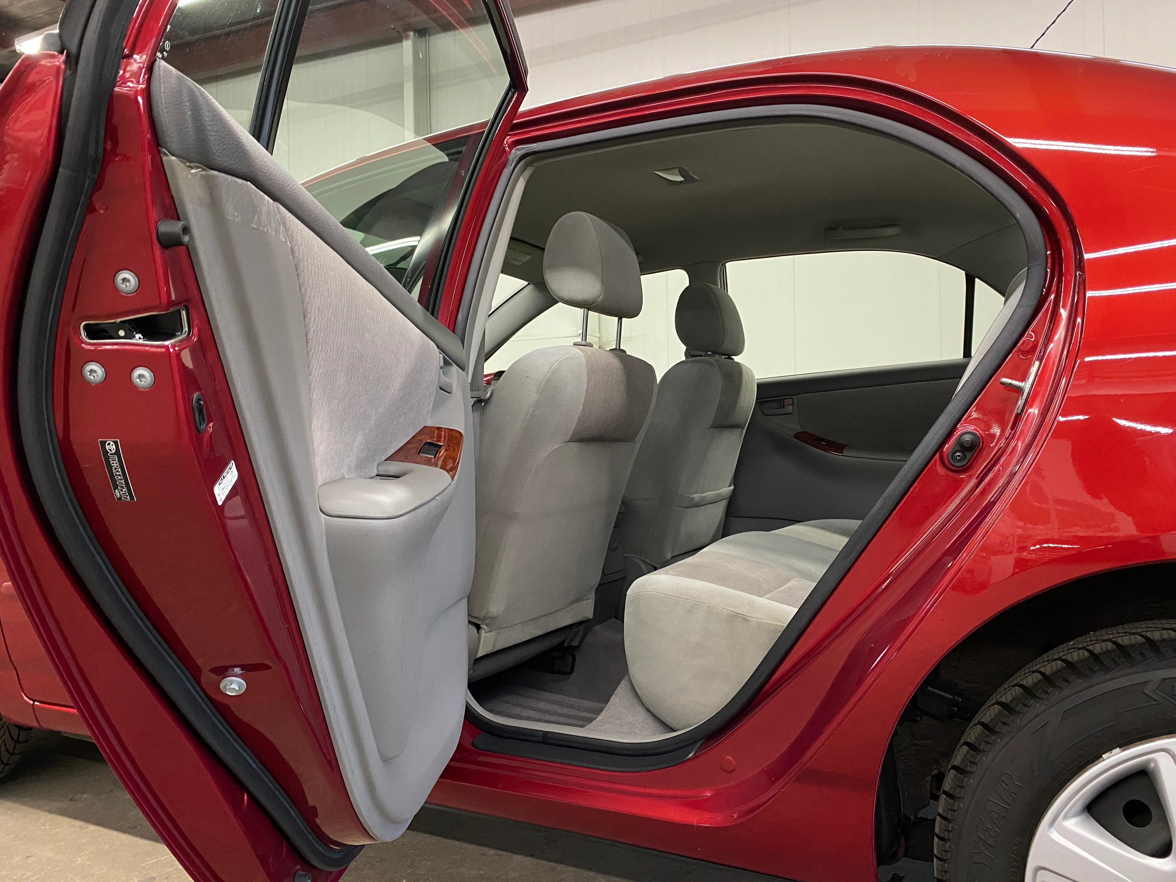 2007 Toyota Corolla LE - Image 38