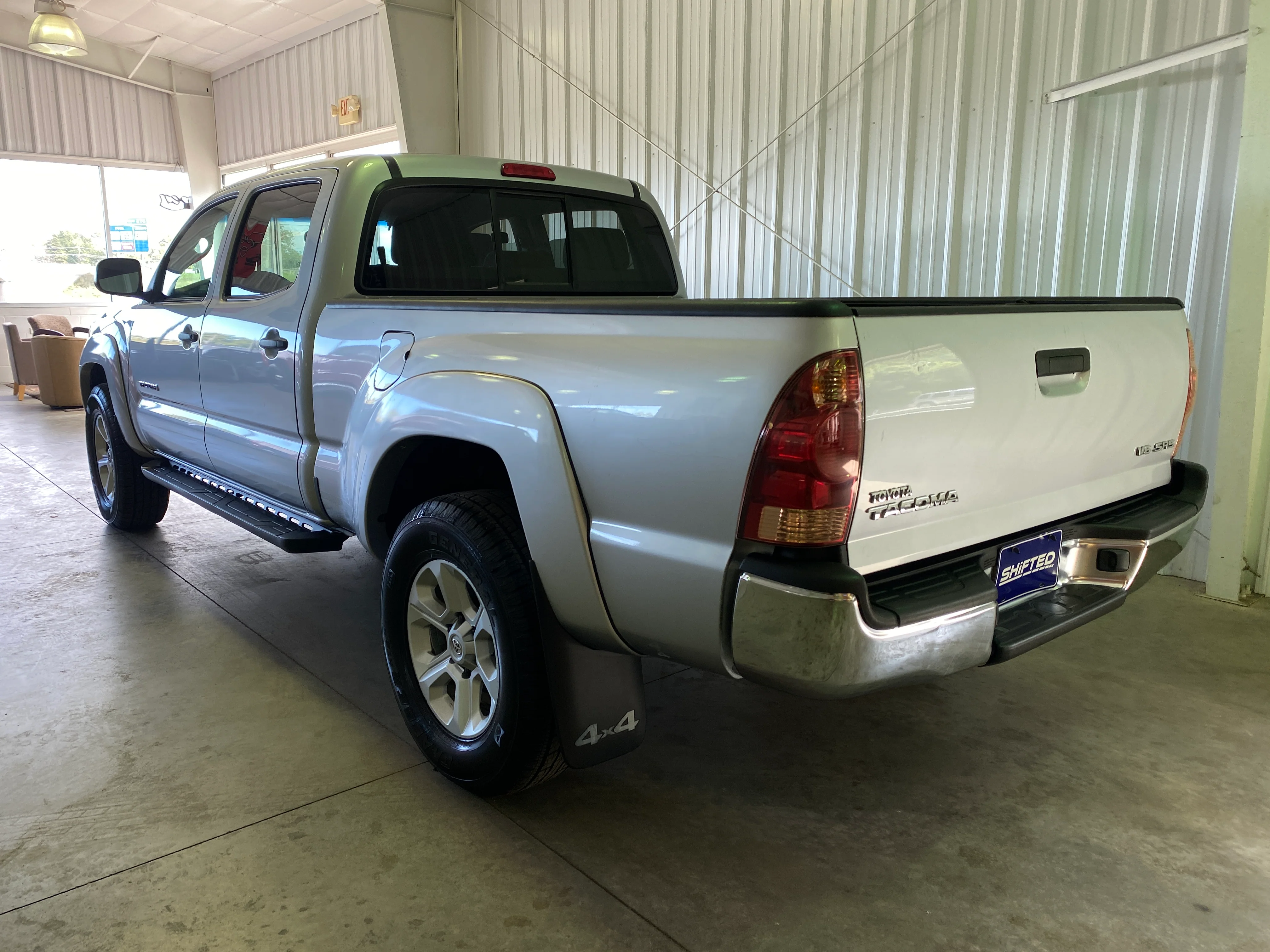 2007 Toyota Tacoma Double Cab 4WD 4.0L Long Bed - Image 3