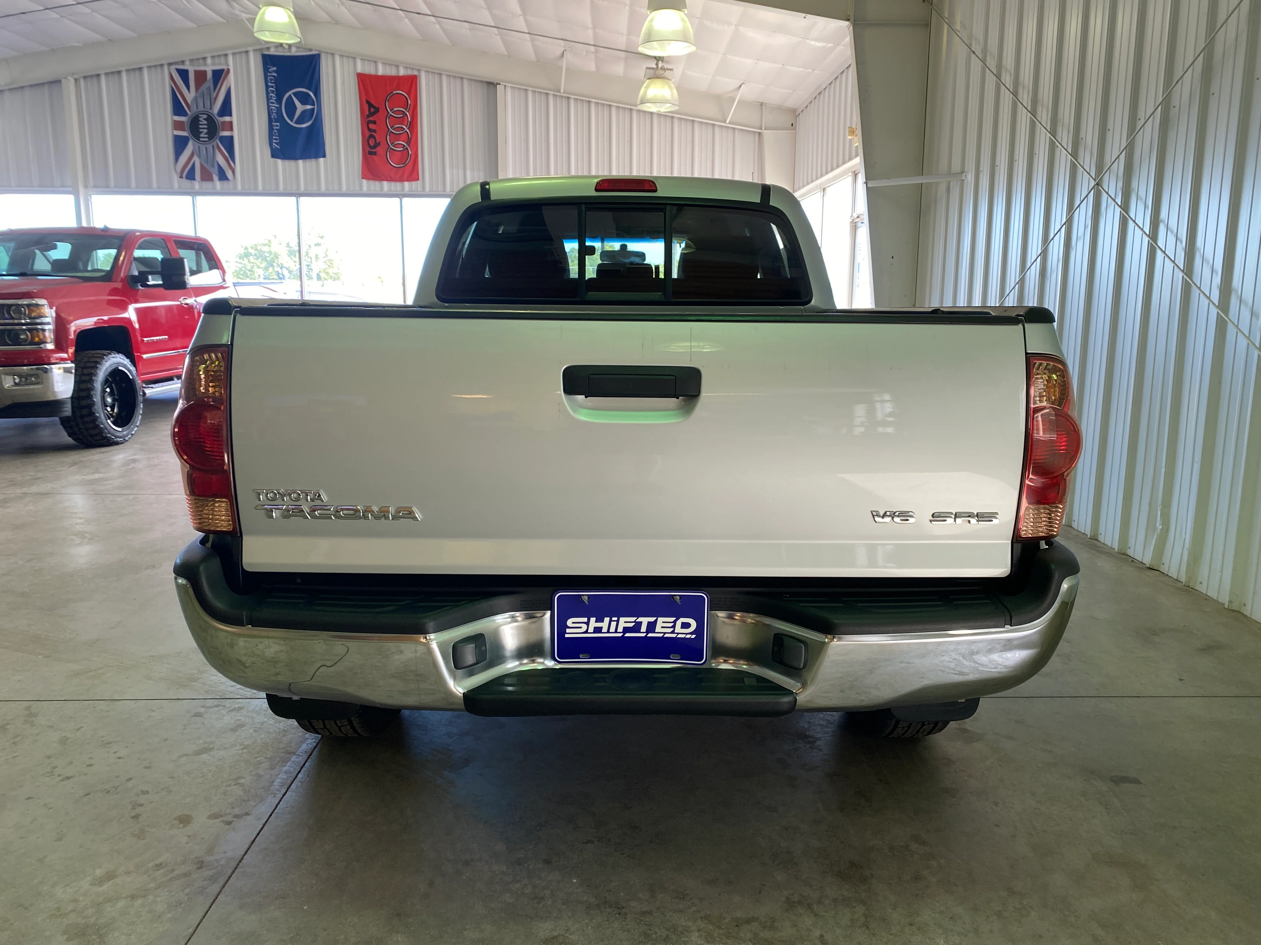 2007 Toyota Tacoma Double Cab 4WD 4.0L Long Bed - Image 4