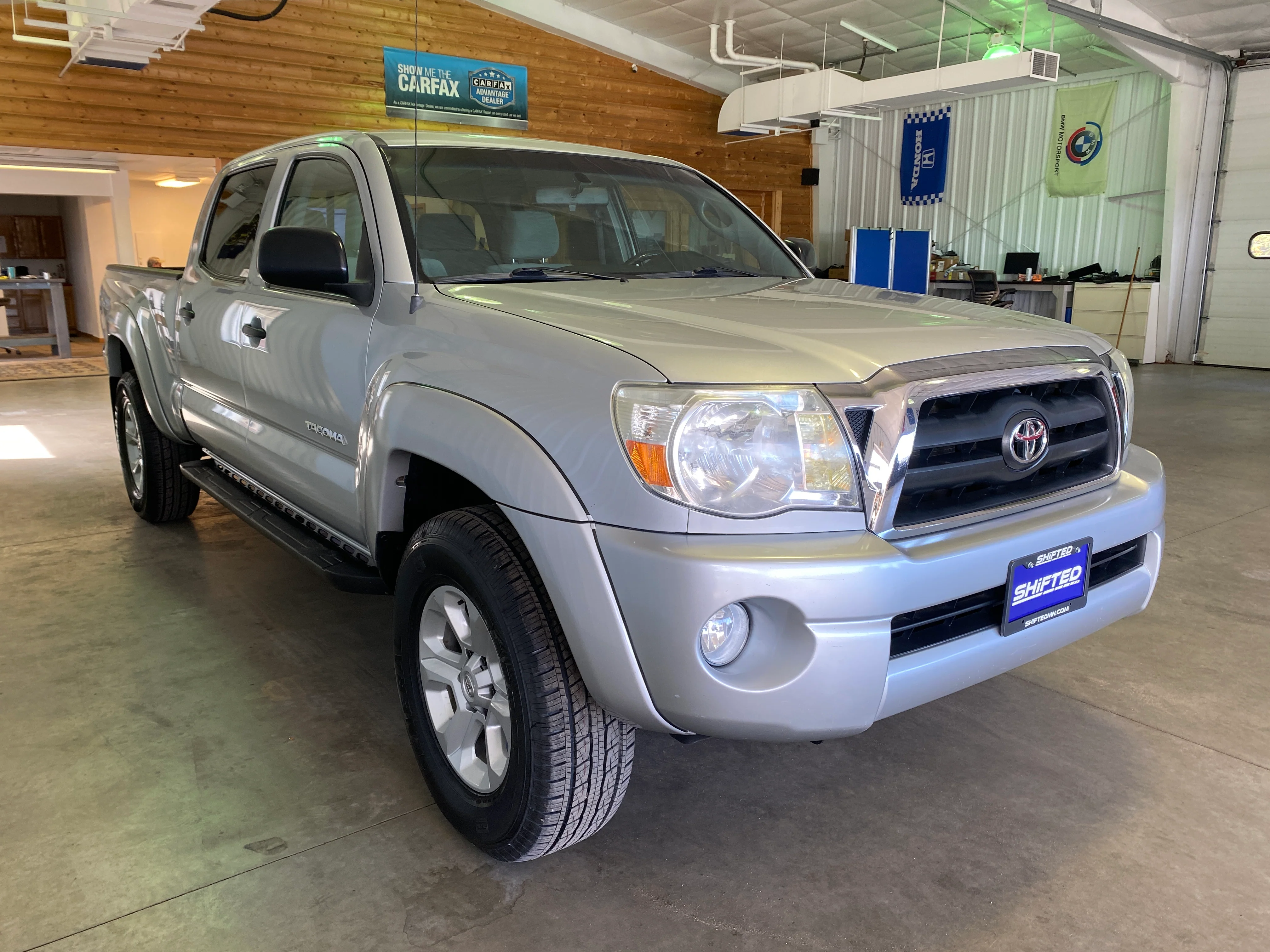 2007 Toyota Tacoma Double Cab 4WD 4.0L Long Bed - Image 6