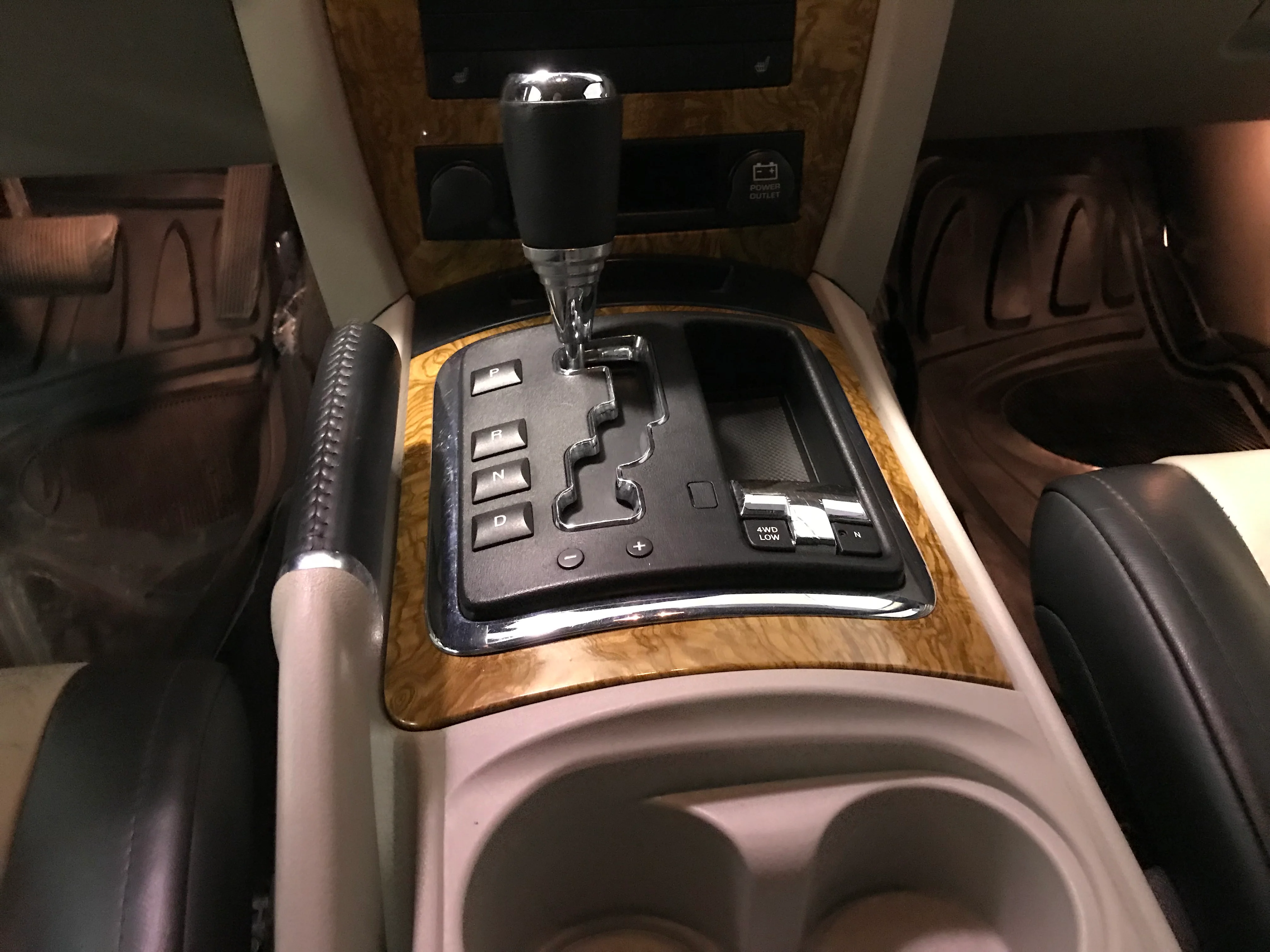 2008 Jeep Grand Cherokee - Image 18