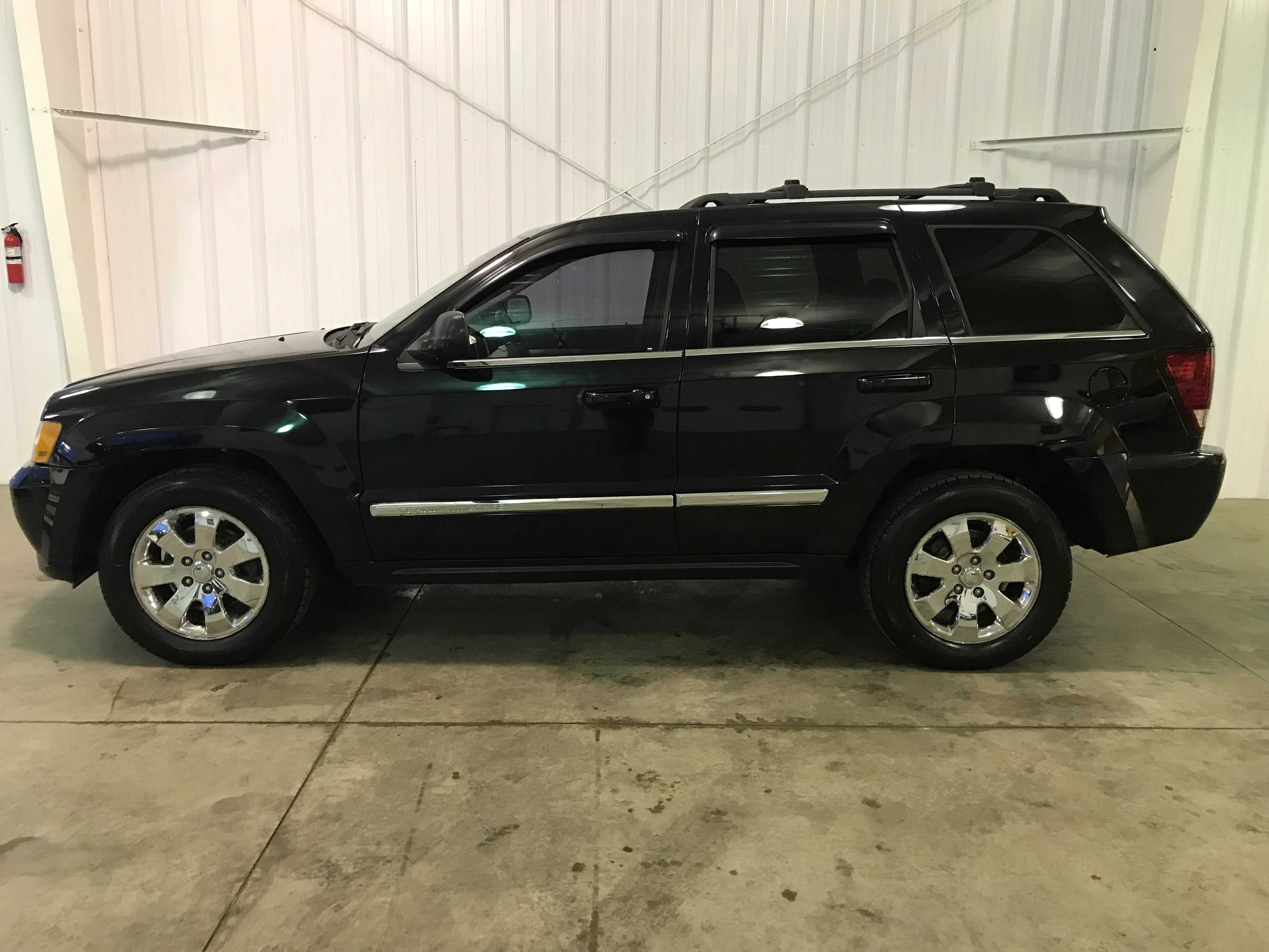 2008 Jeep Grand Cherokee - Image 2