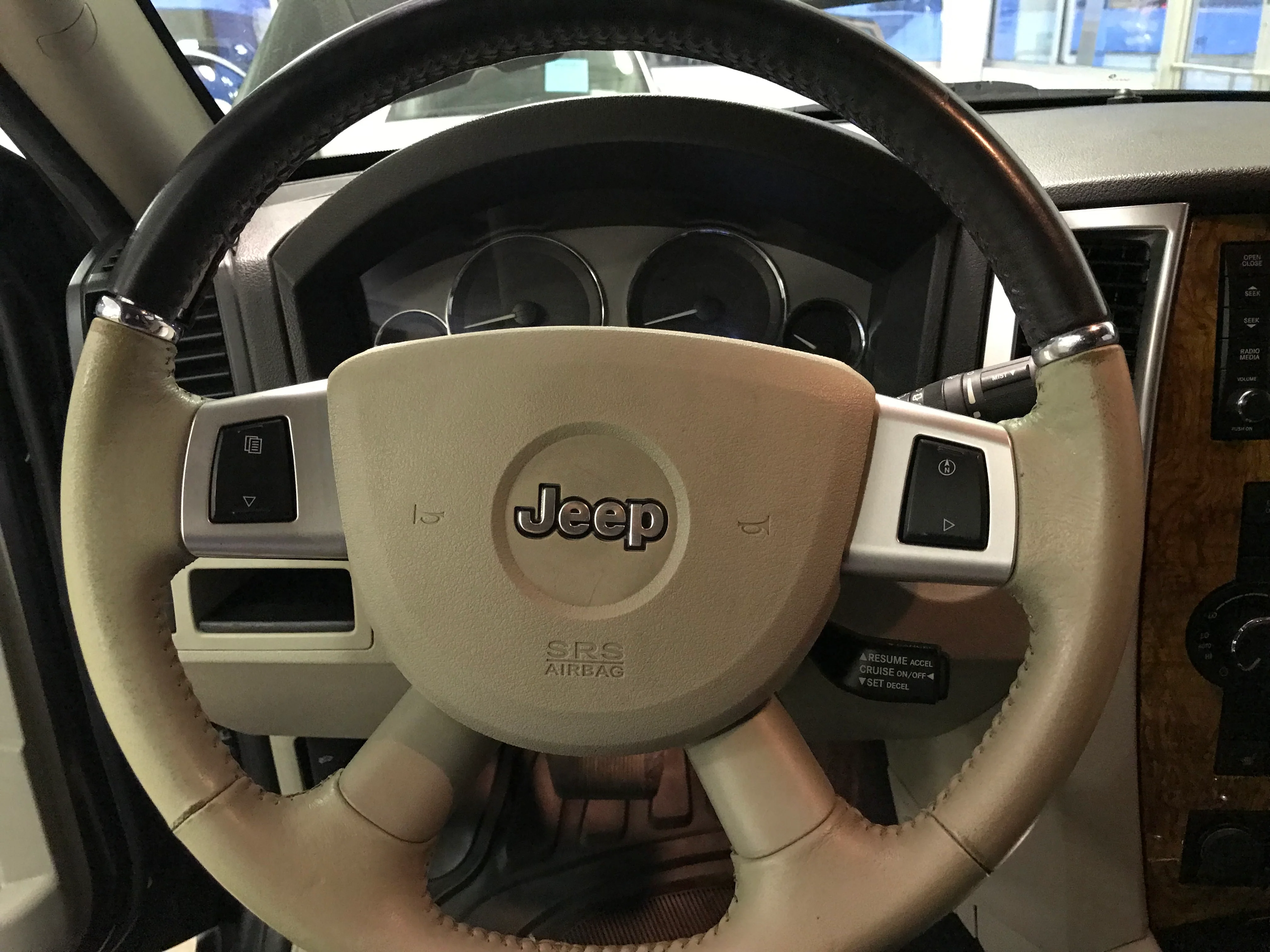 2008 Jeep Grand Cherokee - Image 22