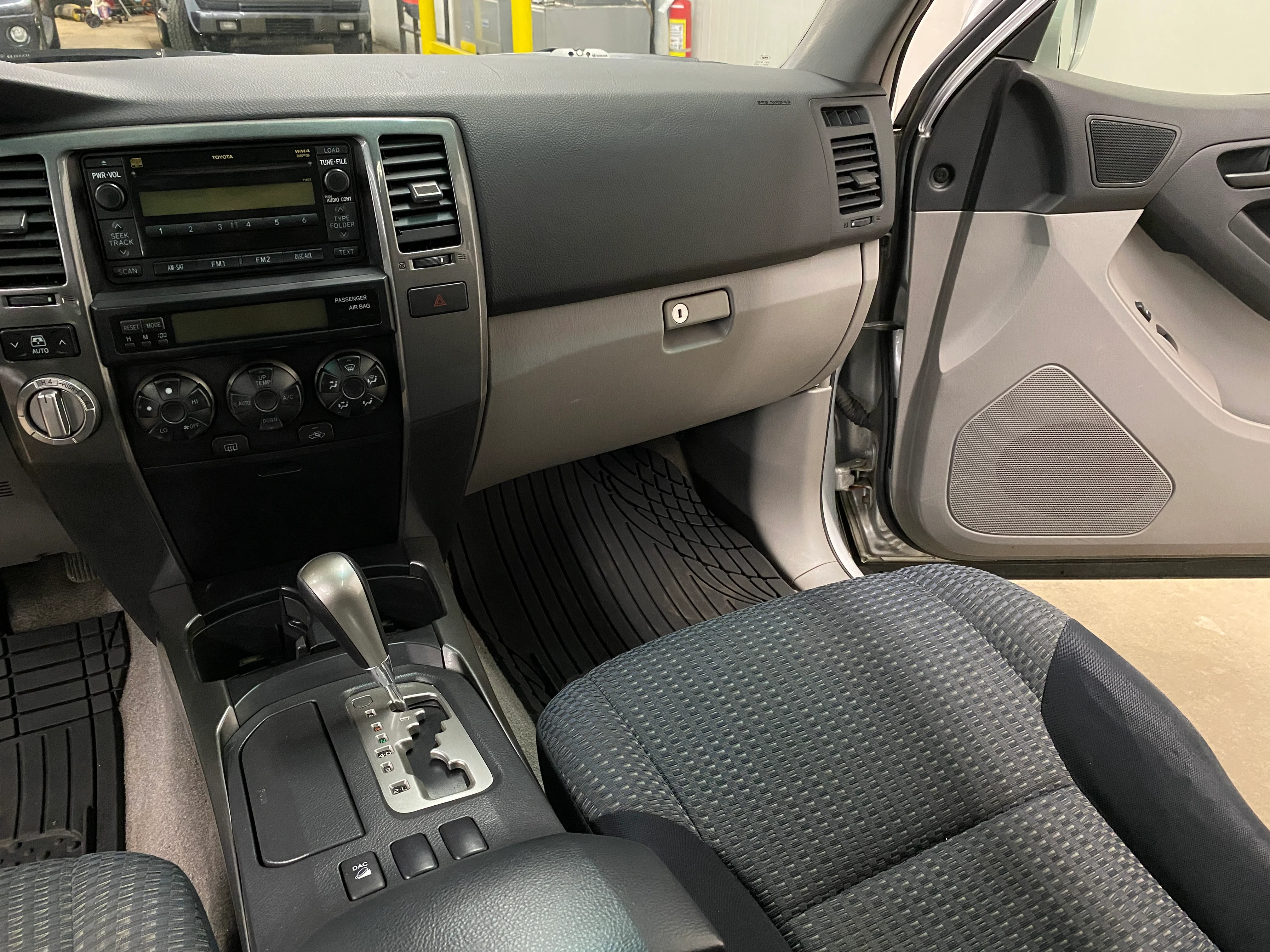 2008 Toyota 4Runner Sport Edition 4.7L 4WD - Image 24
