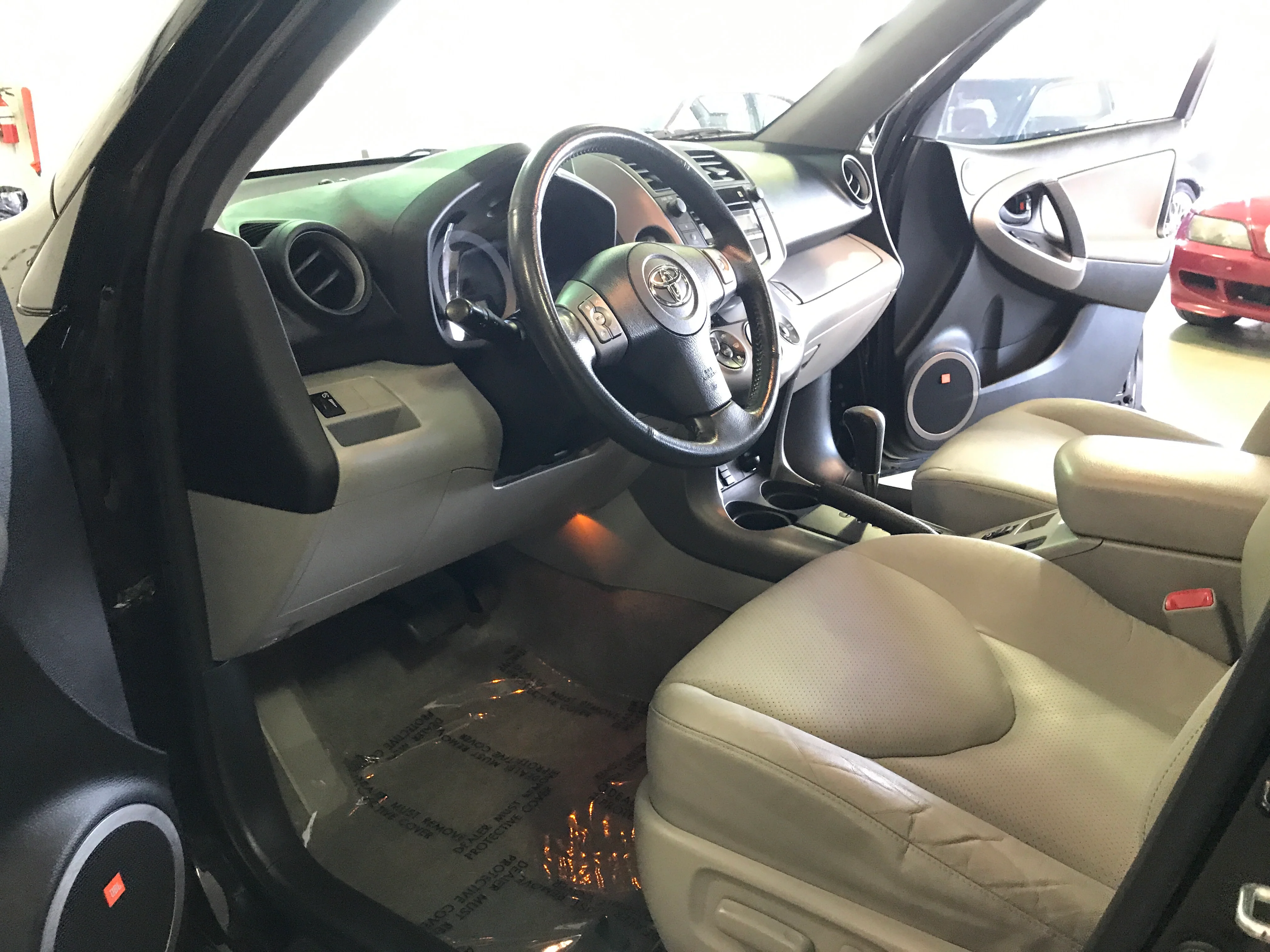 2008 Toyota RAV4 - Image 11