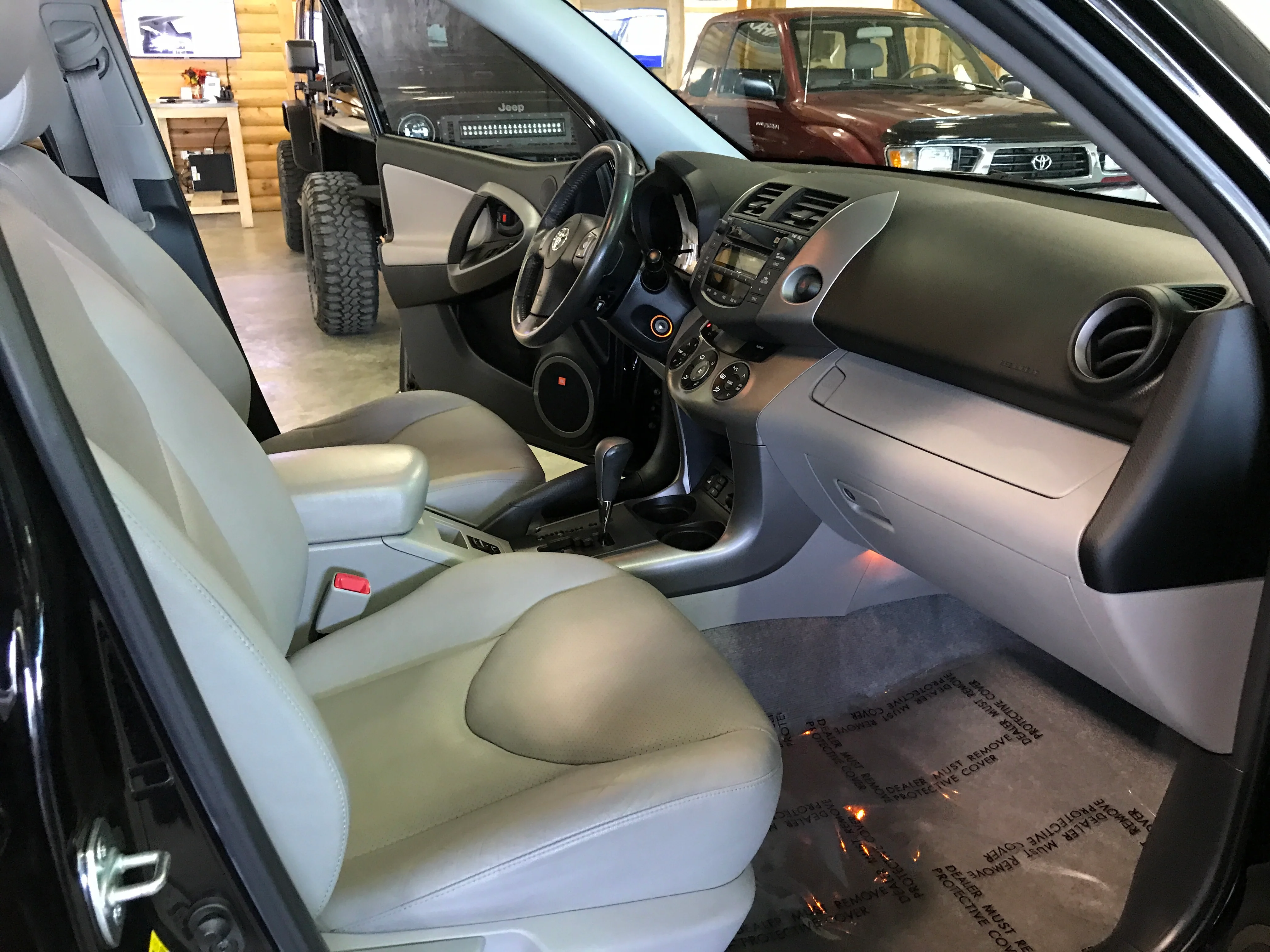 2008 Toyota RAV4 - Image 15