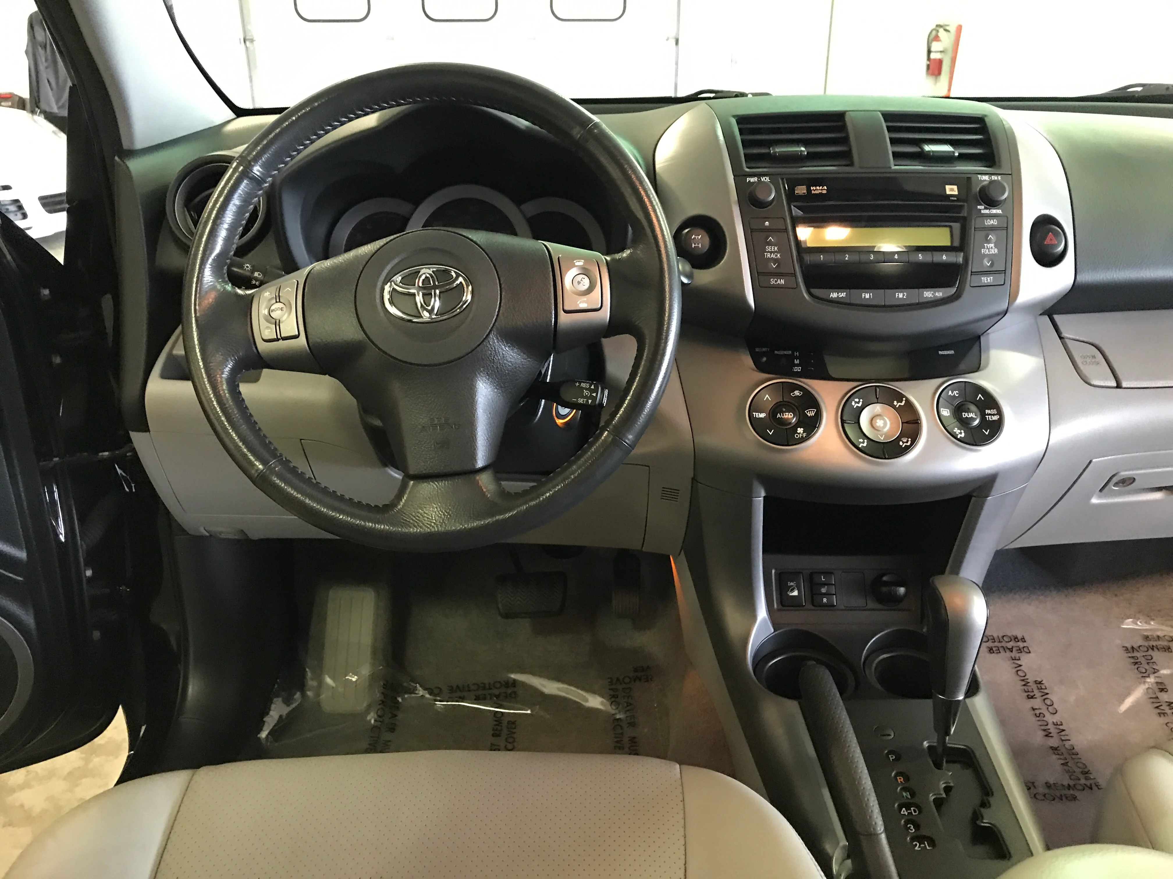 2008 Toyota RAV4 - Image 17