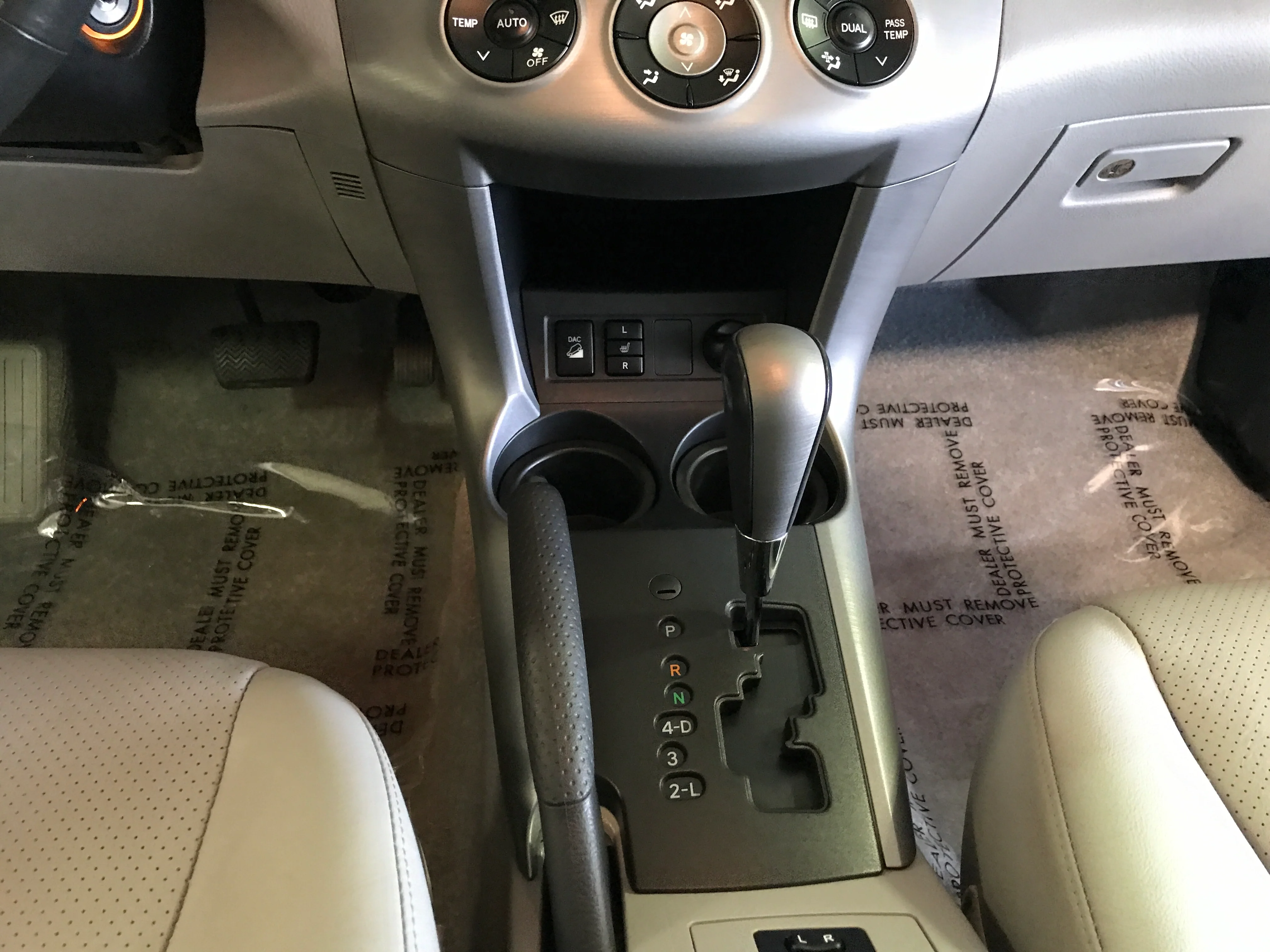 2008 Toyota RAV4 - Image 20