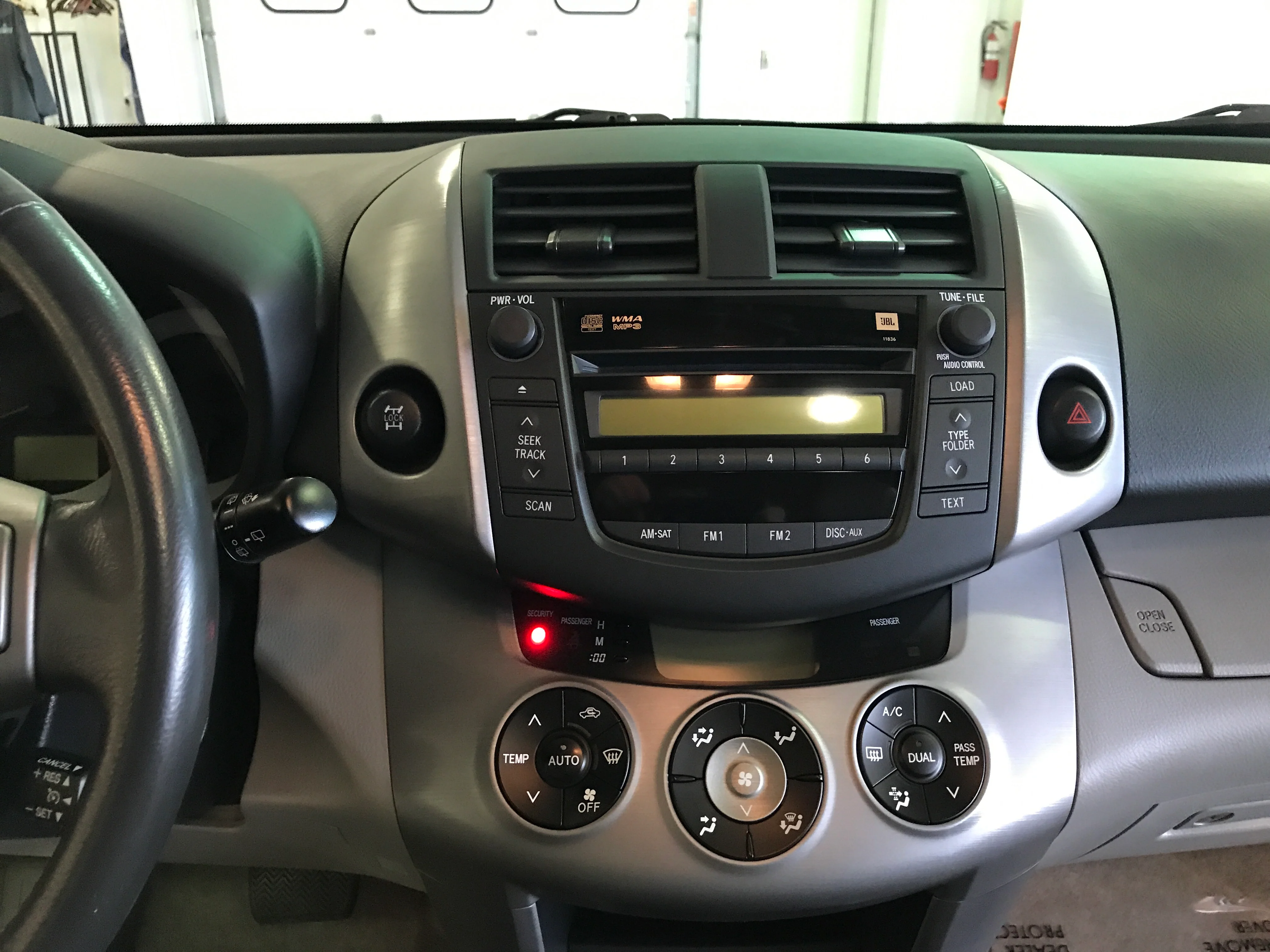 2008 Toyota RAV4 - Image 21