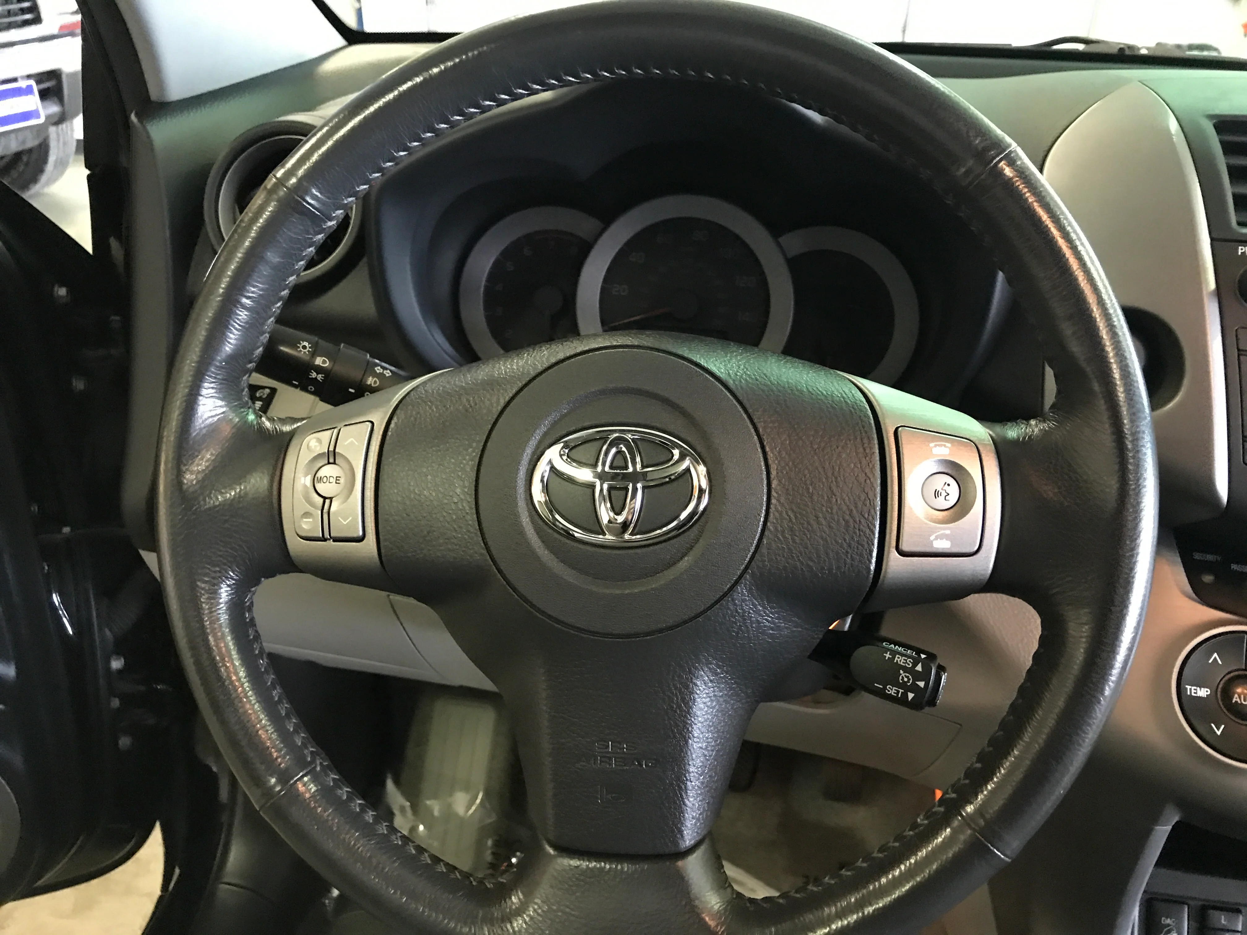 2008 Toyota RAV4 - Image 22