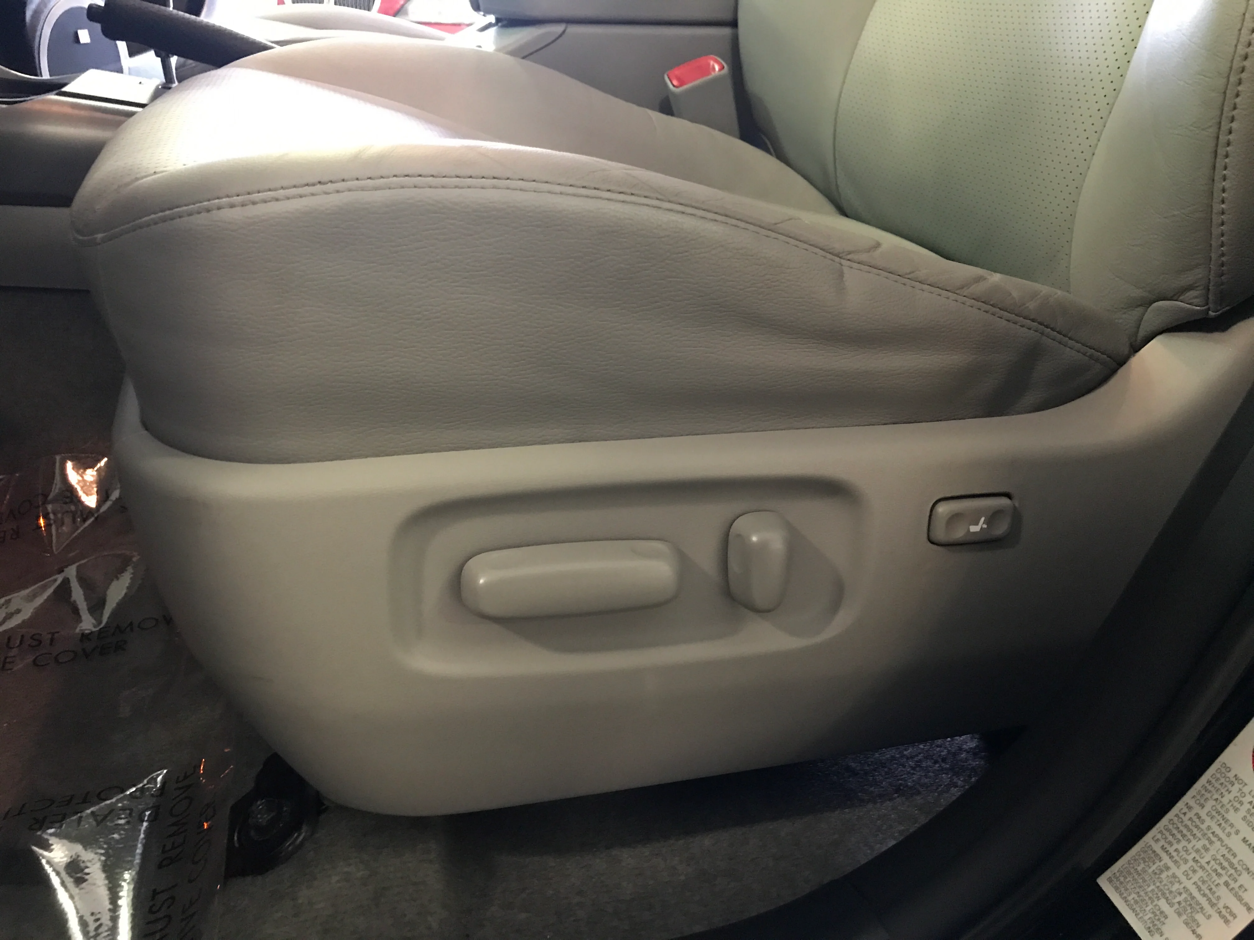 2008 Toyota RAV4 - Image 25