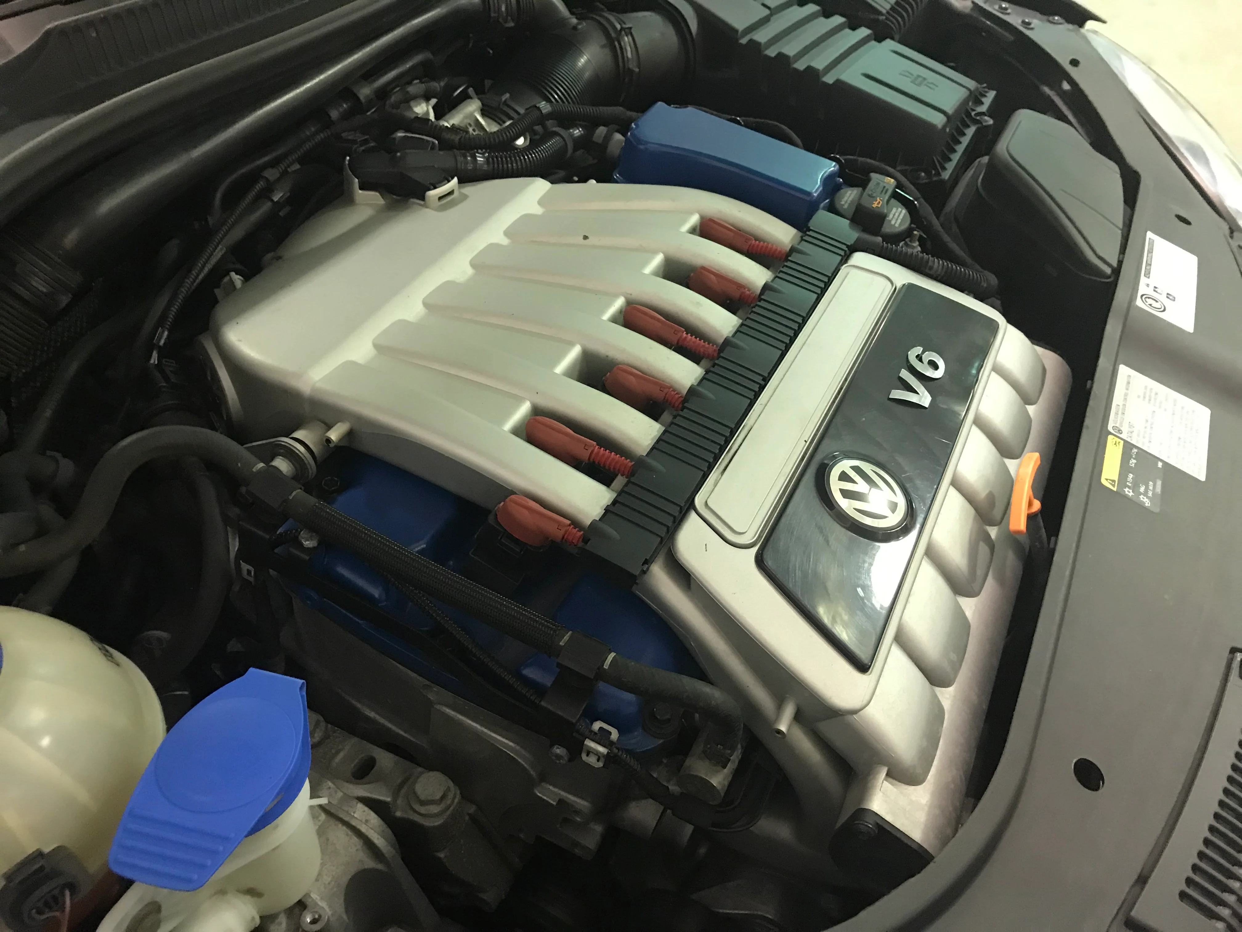 2008 Volkswagen R32 - Image 12
