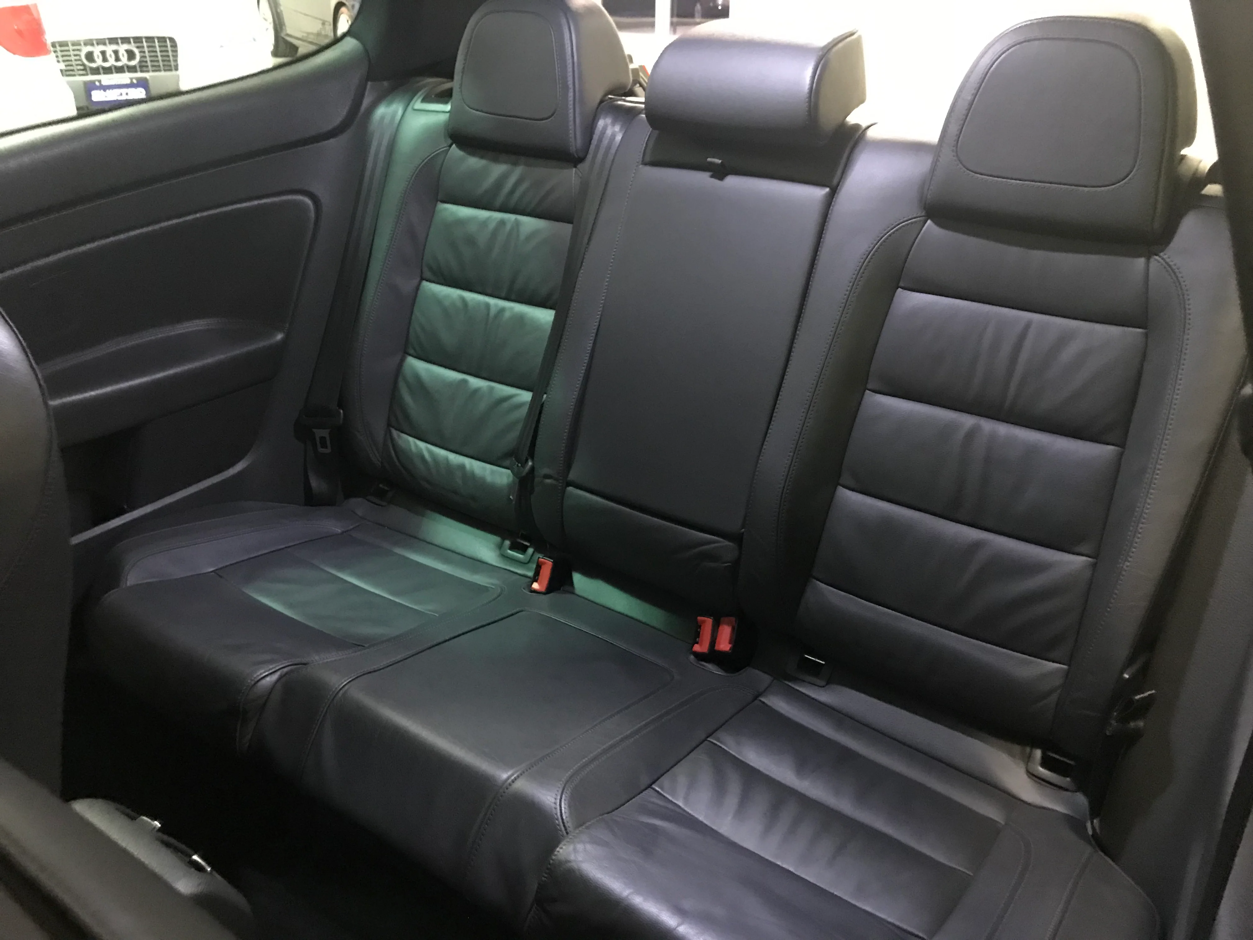 2008 Volkswagen R32 - Image 15