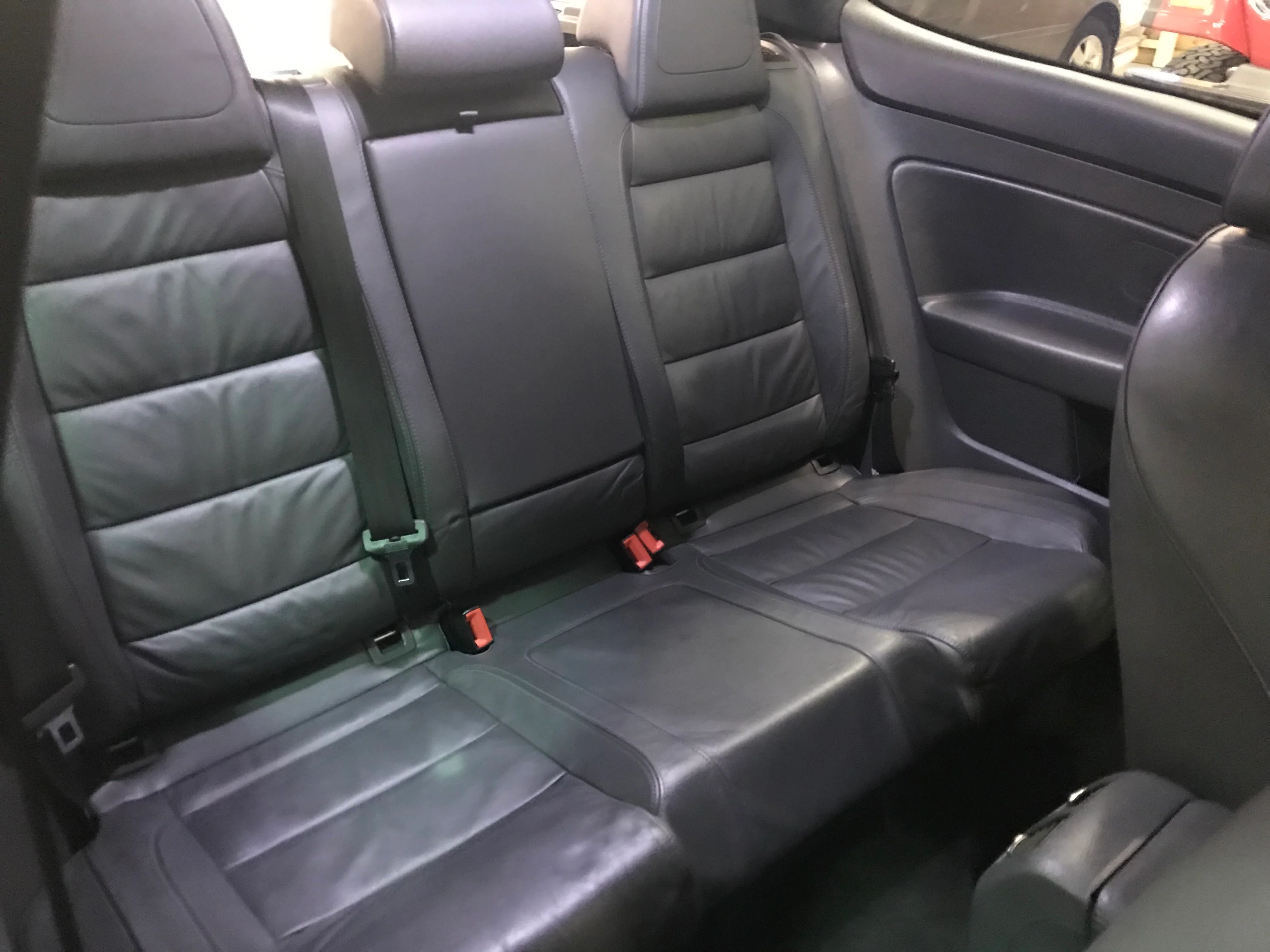 2008 Volkswagen R32 - Image 17