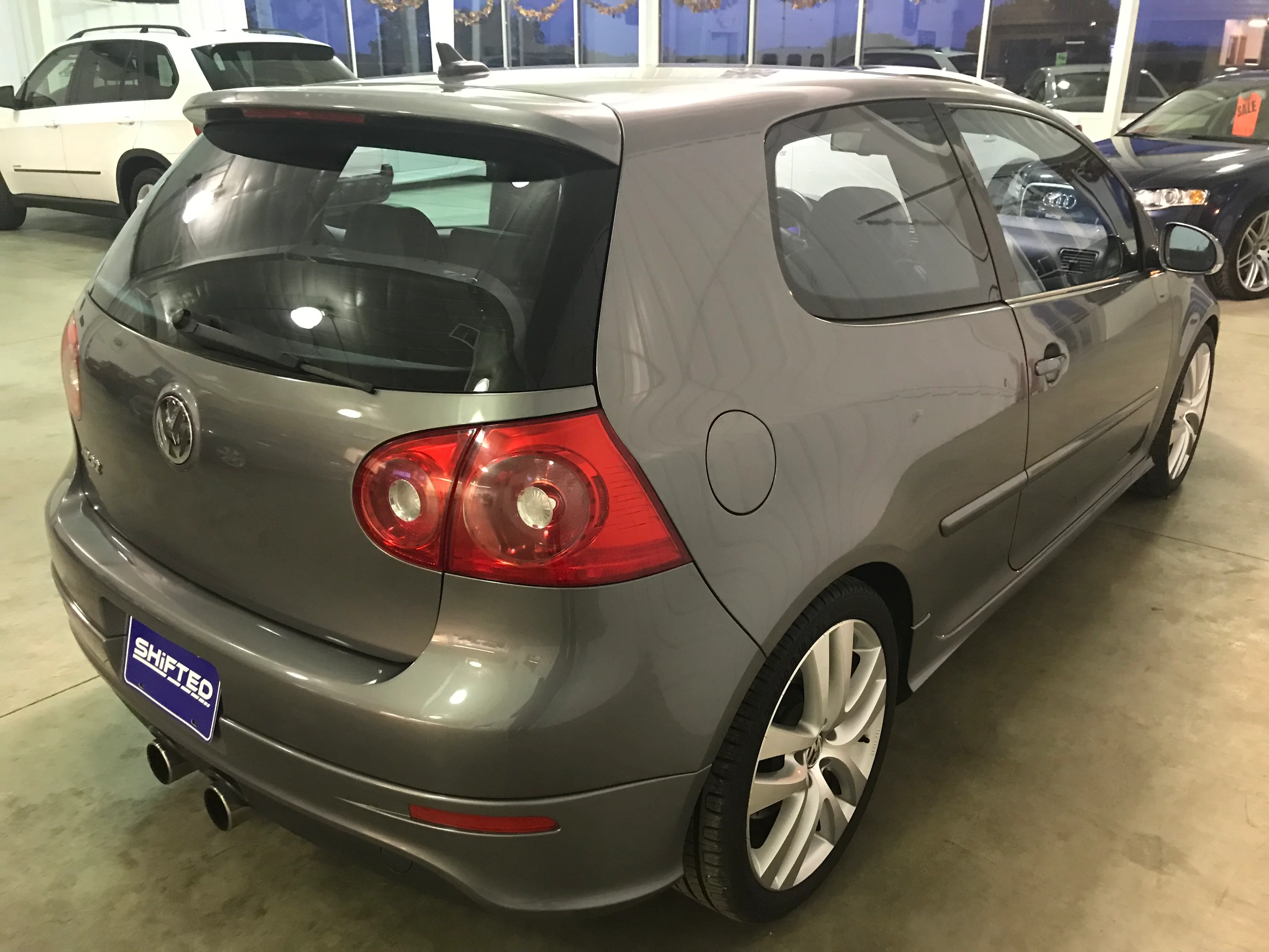 2008 Volkswagen R32 - Image 5