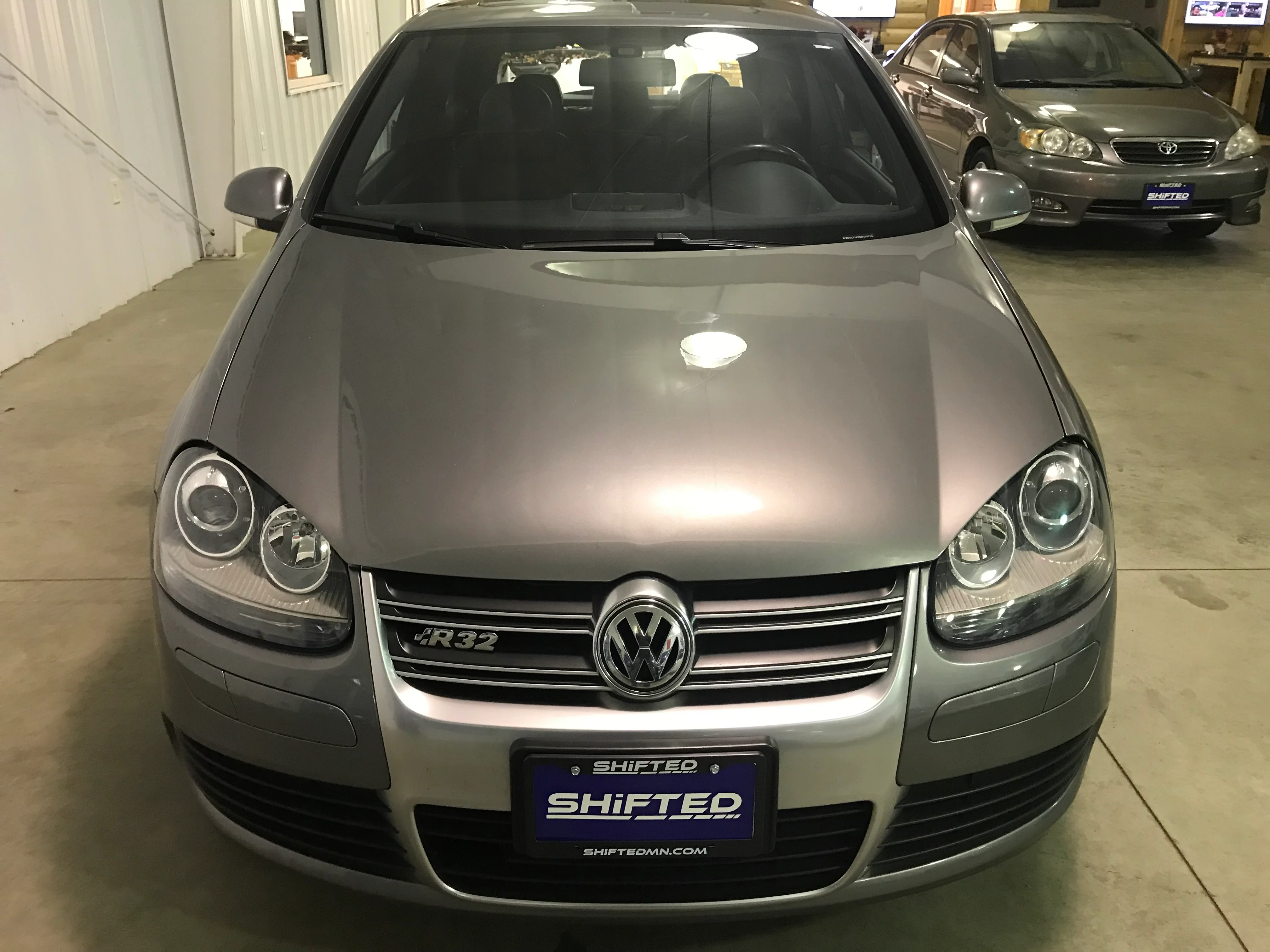 2008 Volkswagen R32 - Image 7