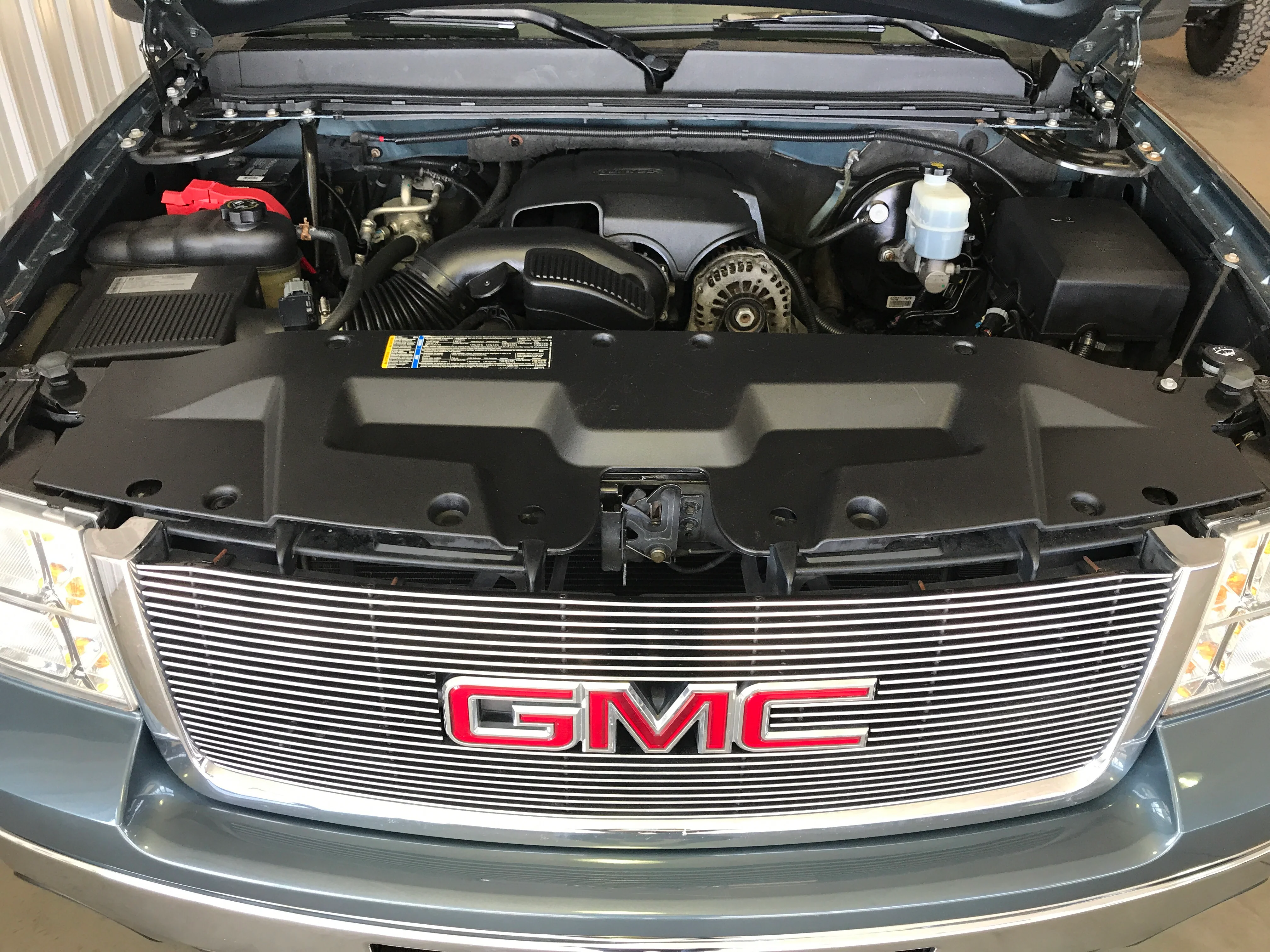 2009 GMC Sierra 1500 Quad Cab Z71 - Image 10