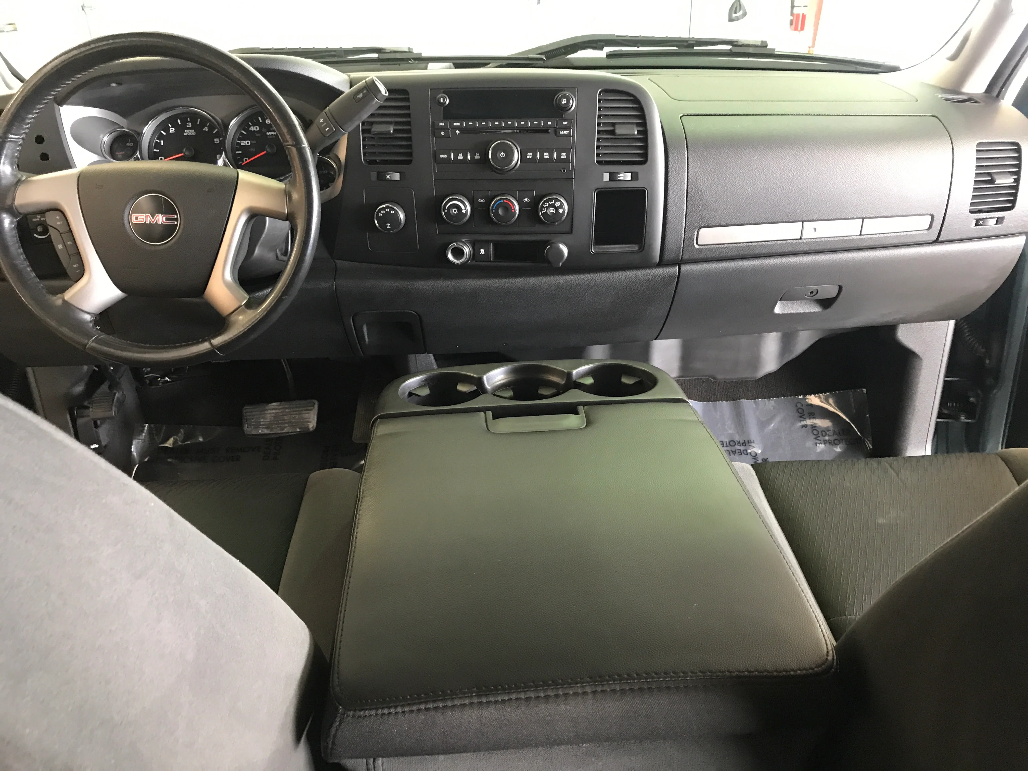 2009 GMC Sierra 1500 Quad Cab Z71 - Image 17