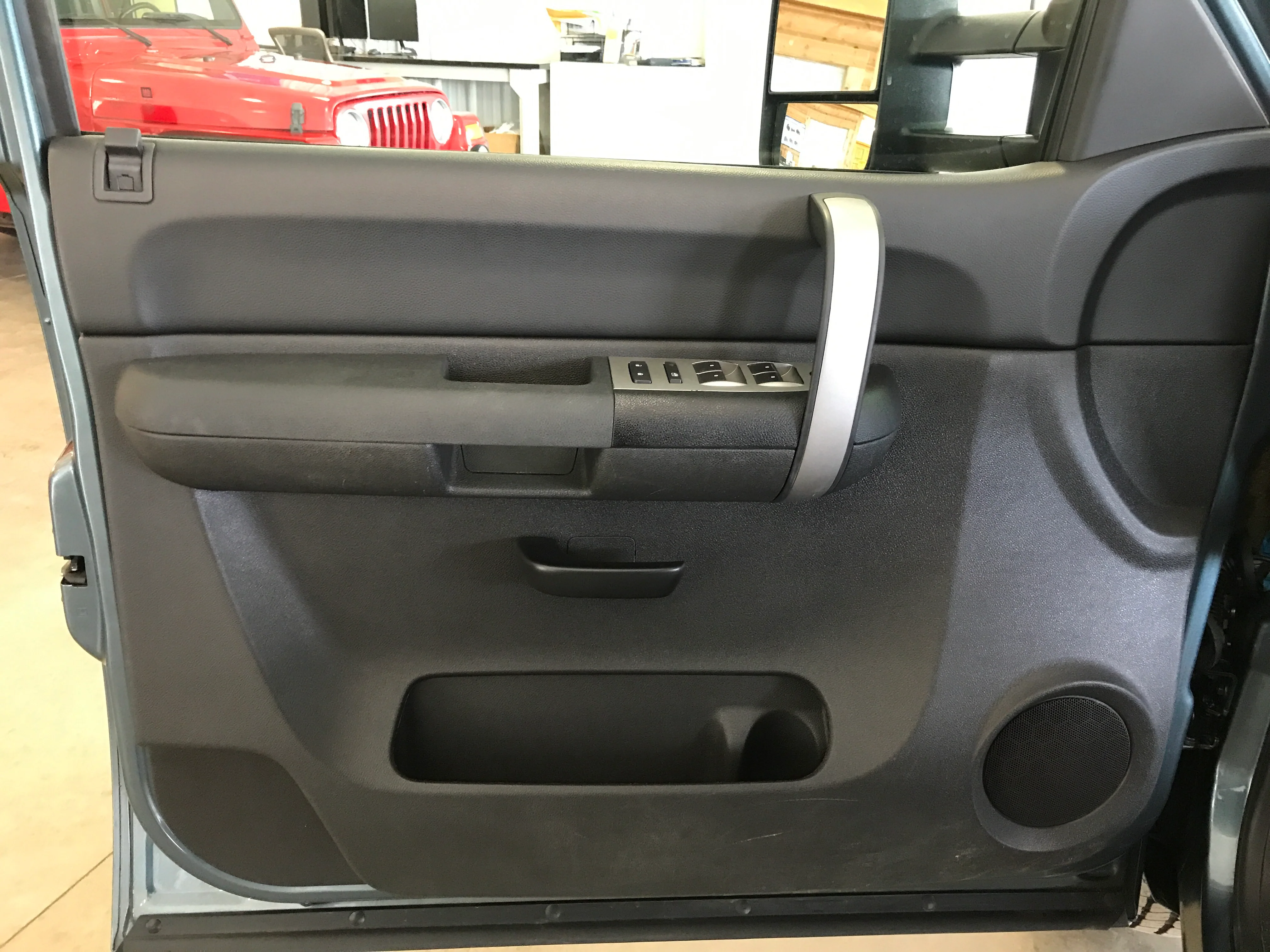 2009 GMC Sierra 1500 Quad Cab Z71 - Image 22
