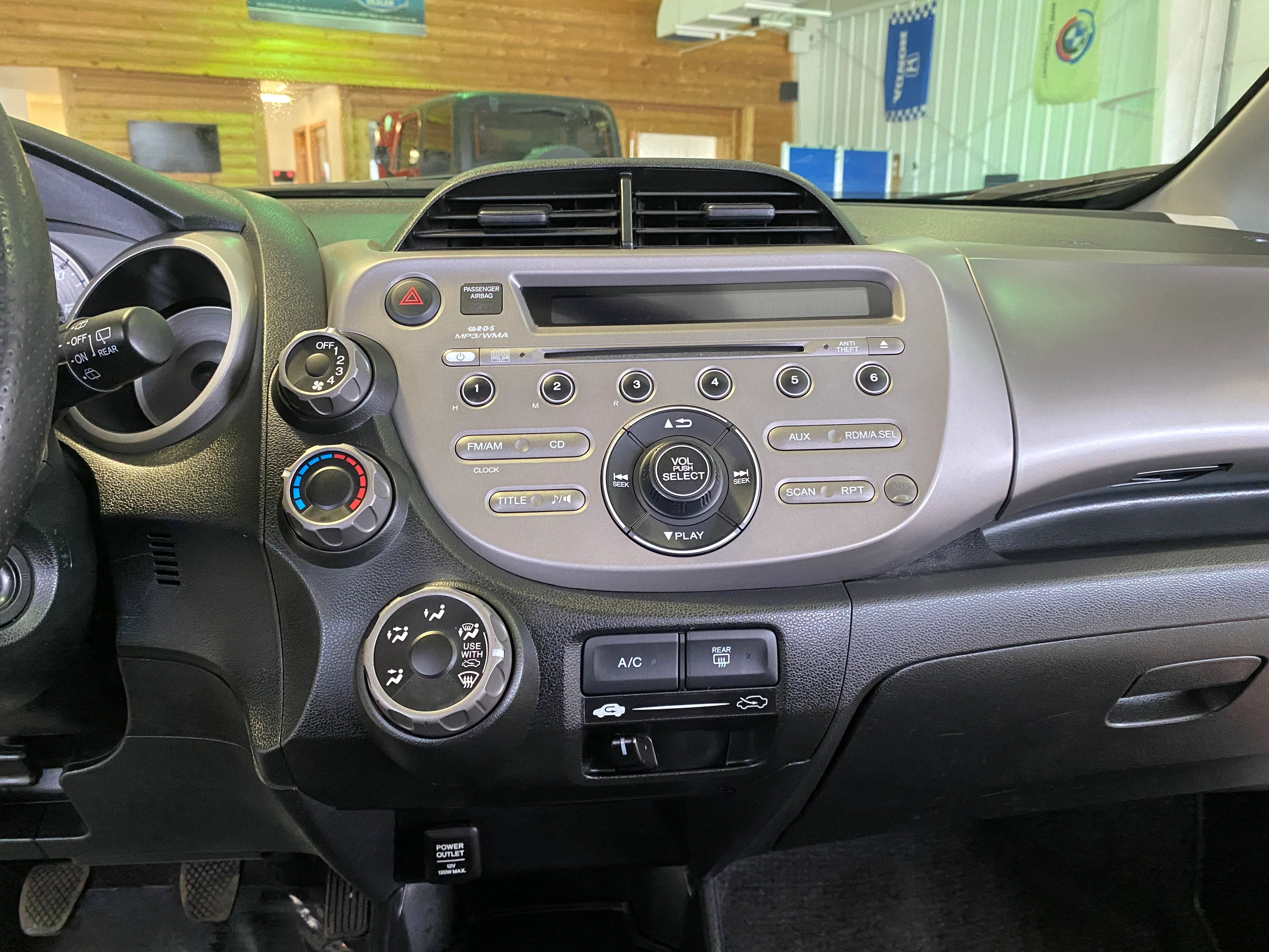 2009 Honda Fit Manual - Image 20