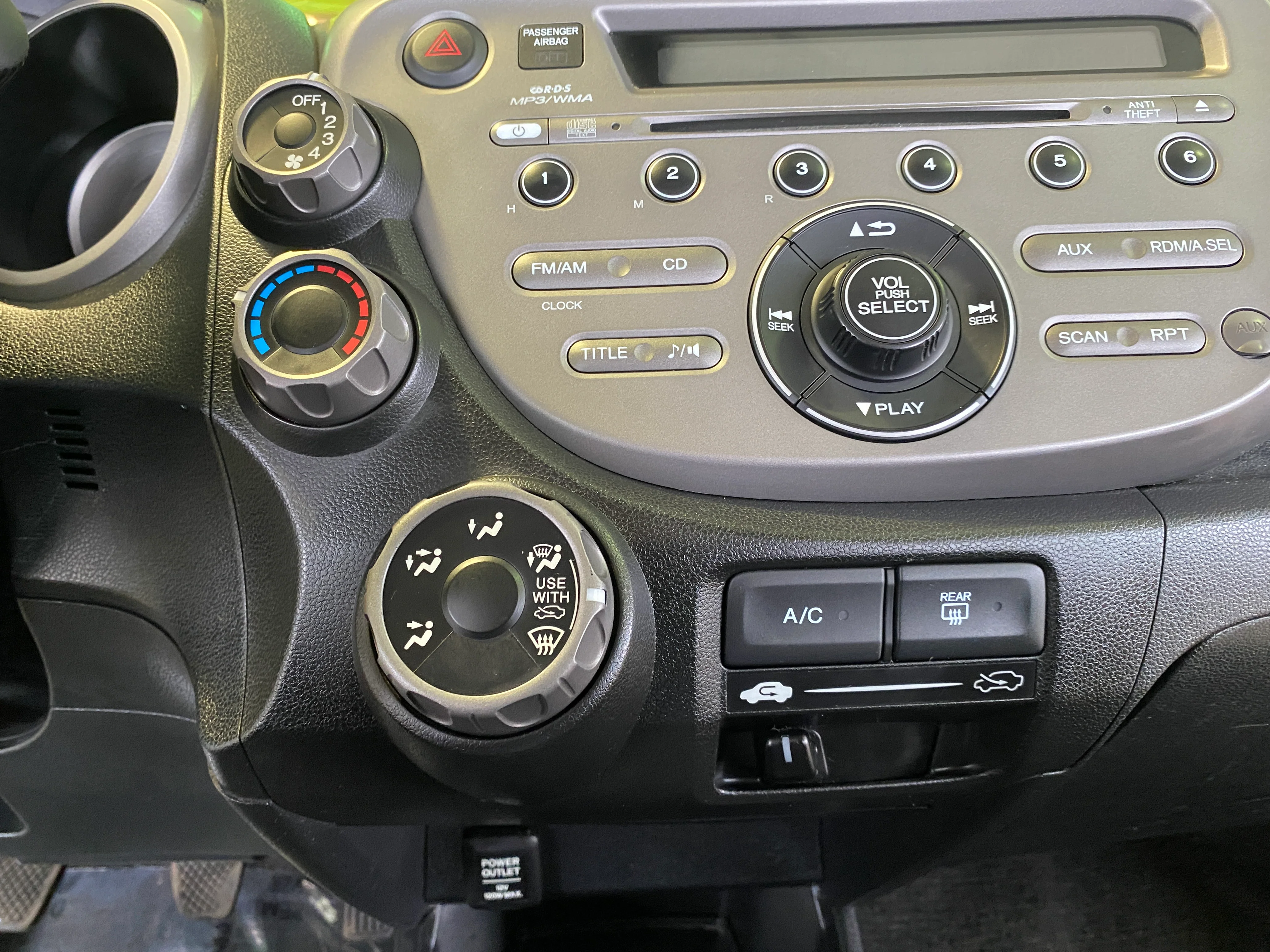 2009 Honda Fit Manual - Image 22