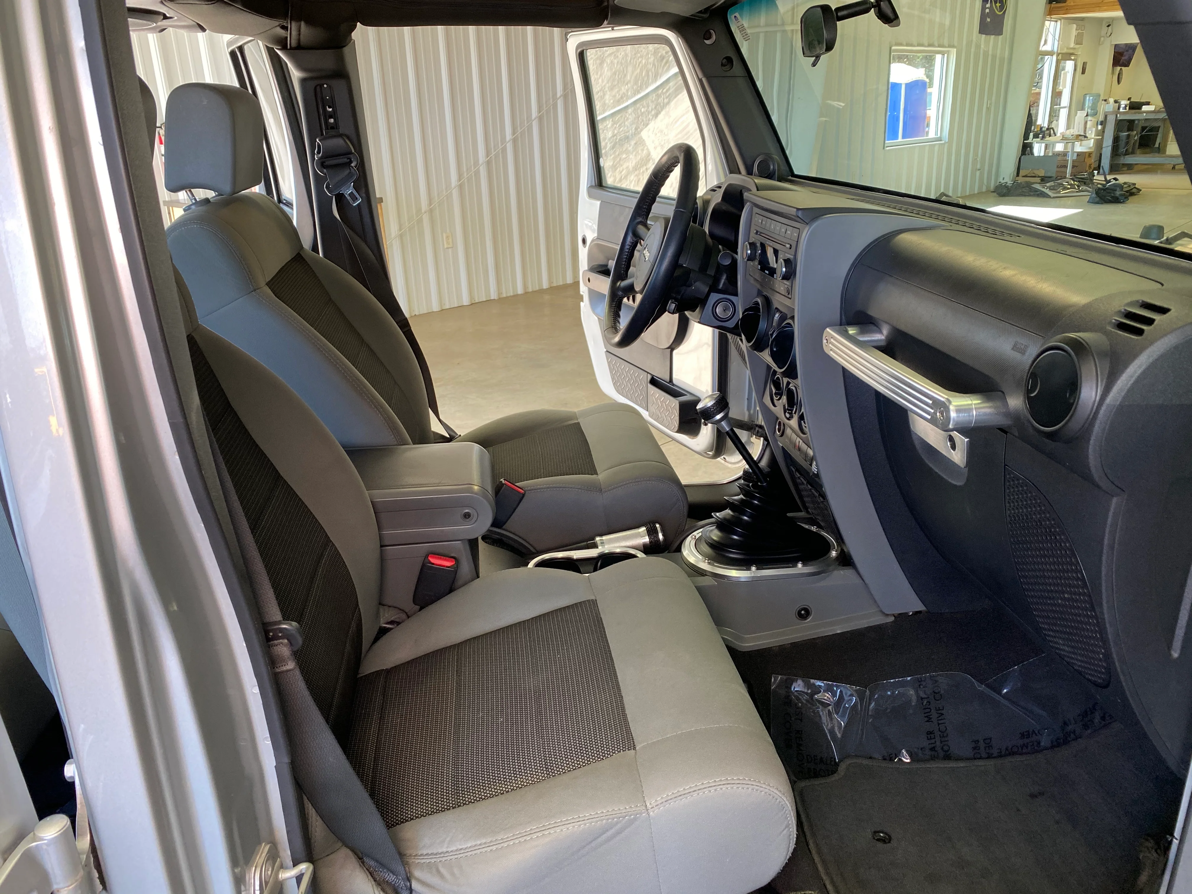 2009 Jeep Wrangler Unlimited 4WD Manual - Image 17