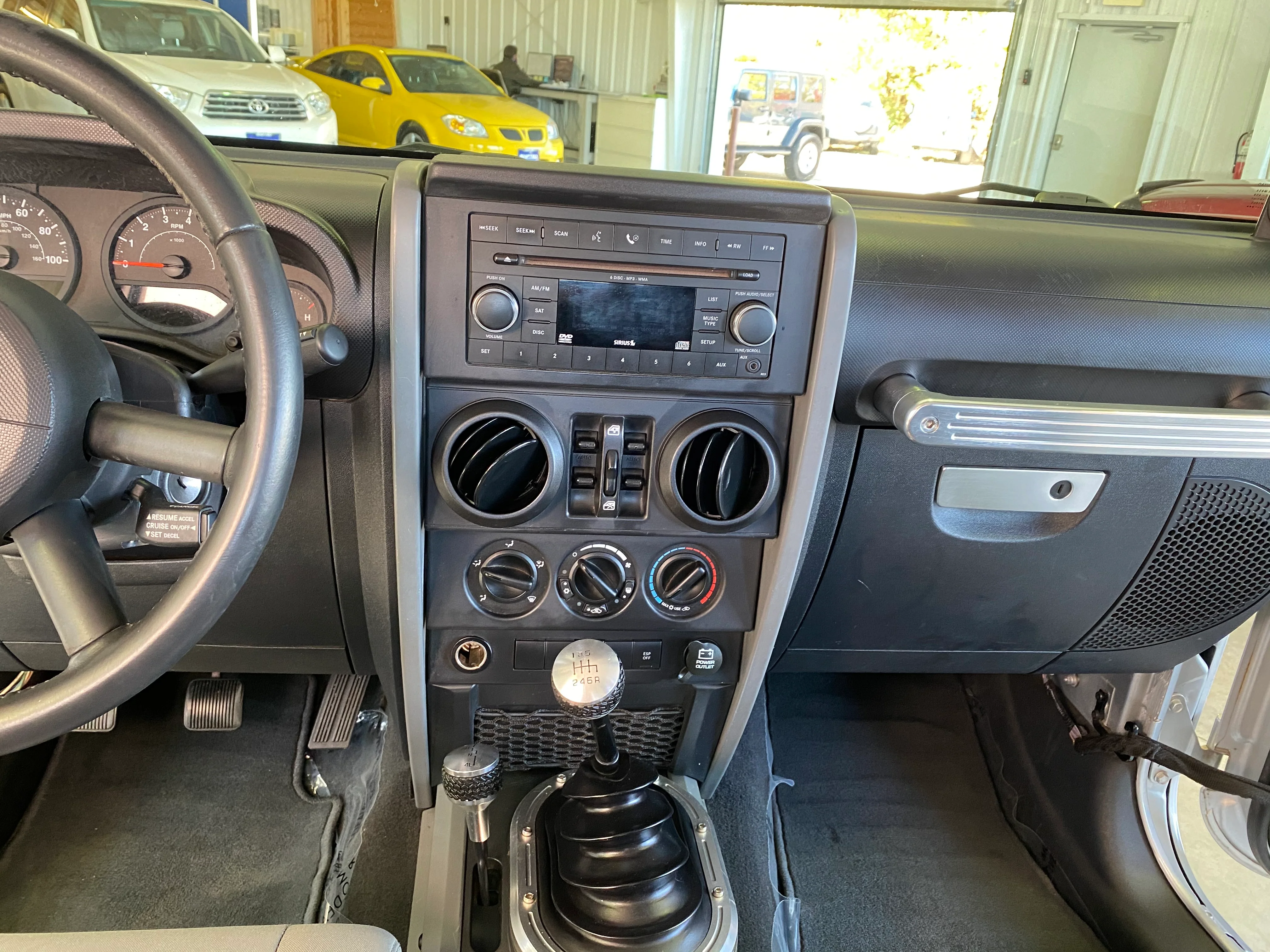 2009 Jeep Wrangler Unlimited 4WD Manual - Image 21
