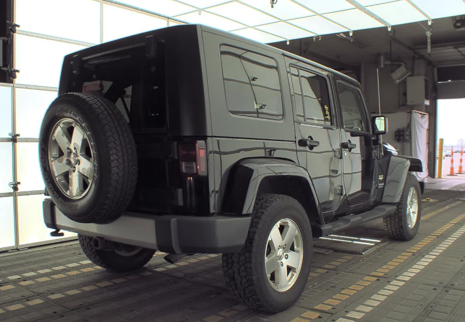 2009 Jeep Wrangler Unlimited Sahara 4WD - Image 2