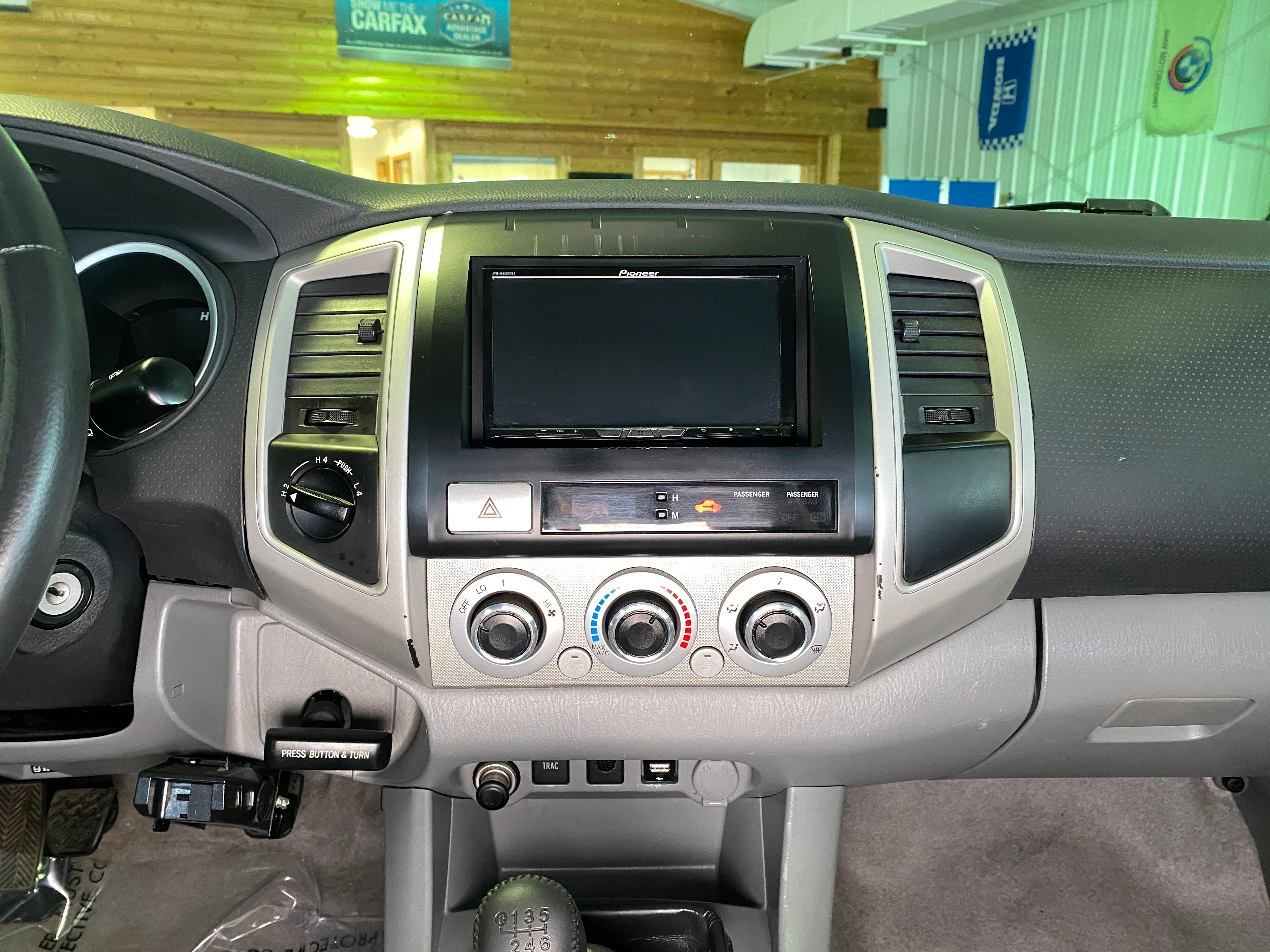 2009 Toyota Tacoma Double Cab TRD Manual - Image 21
