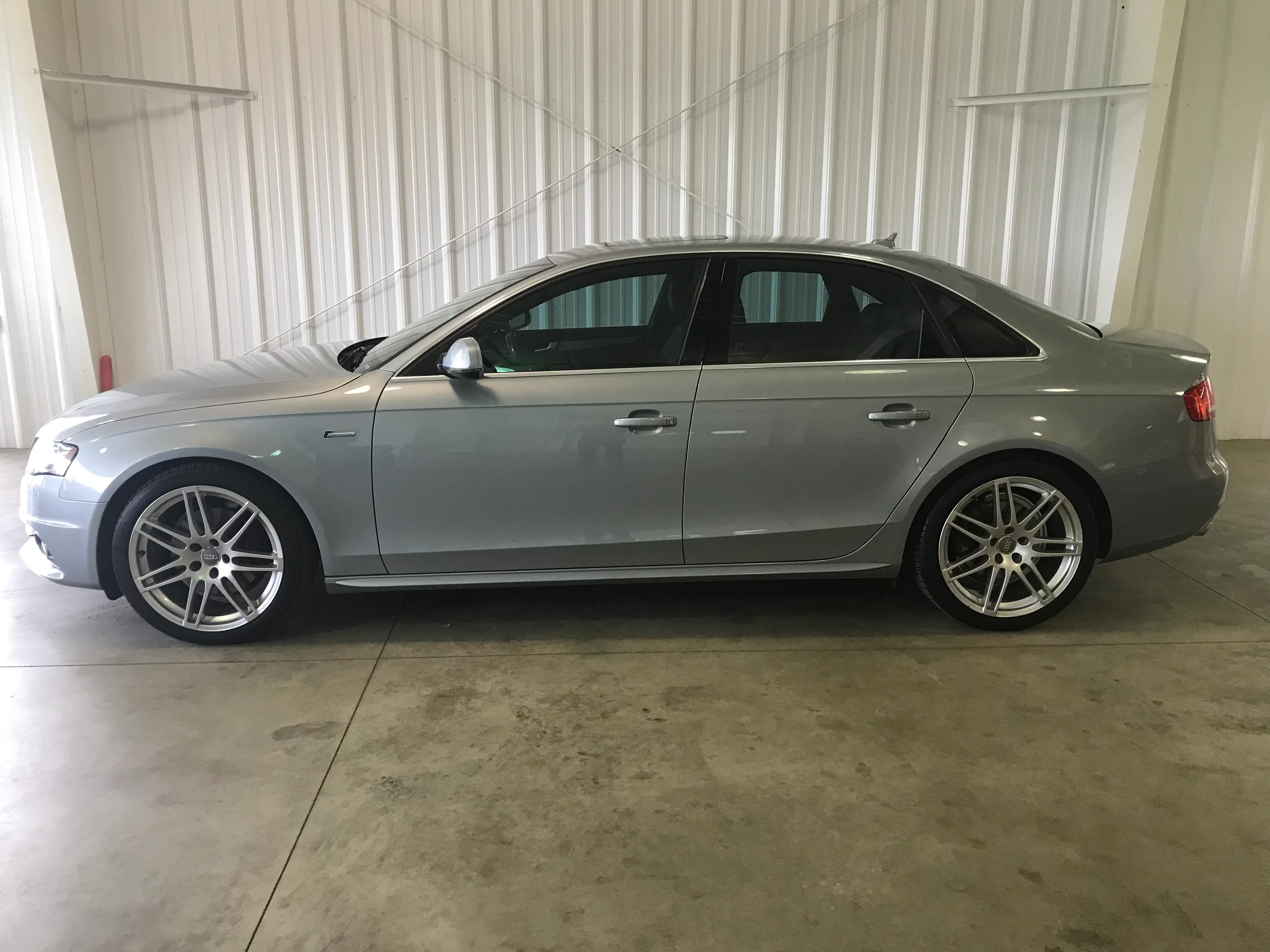 2010 Audi A4 - Image 2
