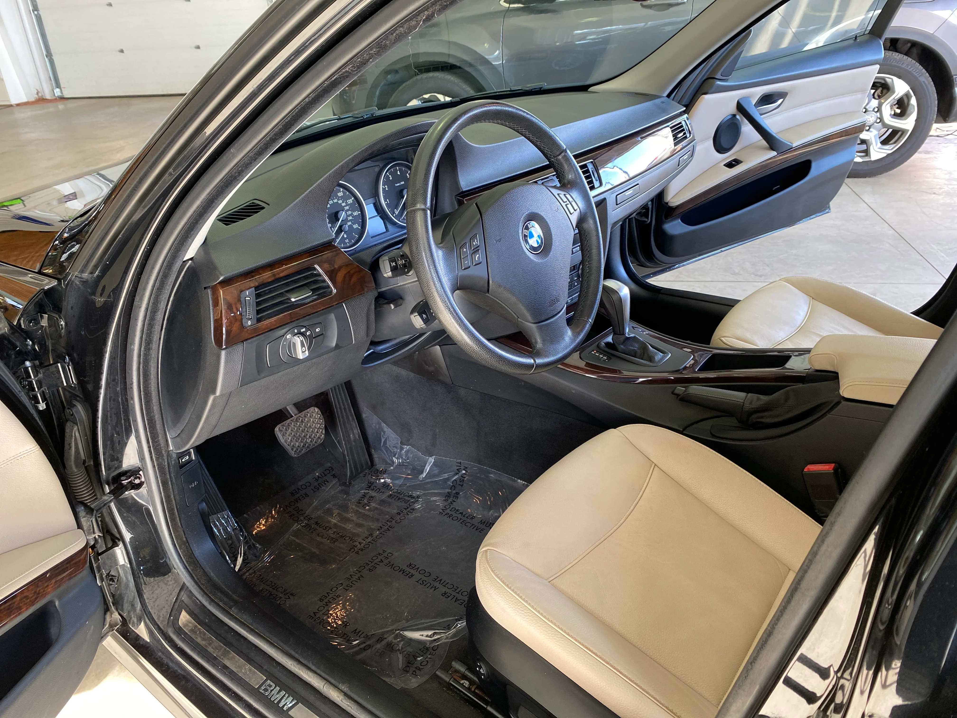 2010 BMW 328i XDrive Wagon - Image 10