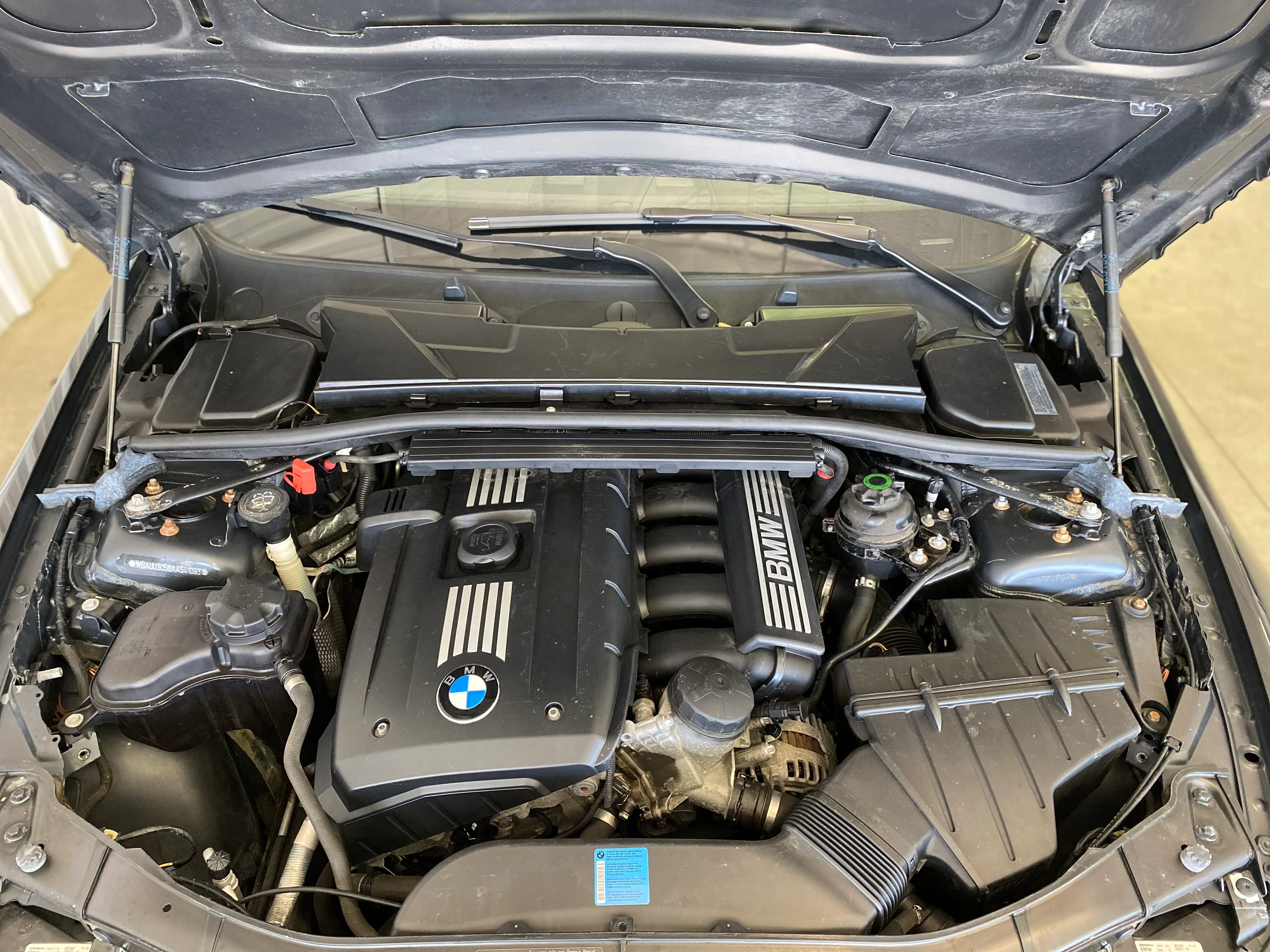 2010 BMW 328i XDrive Wagon - Image 9