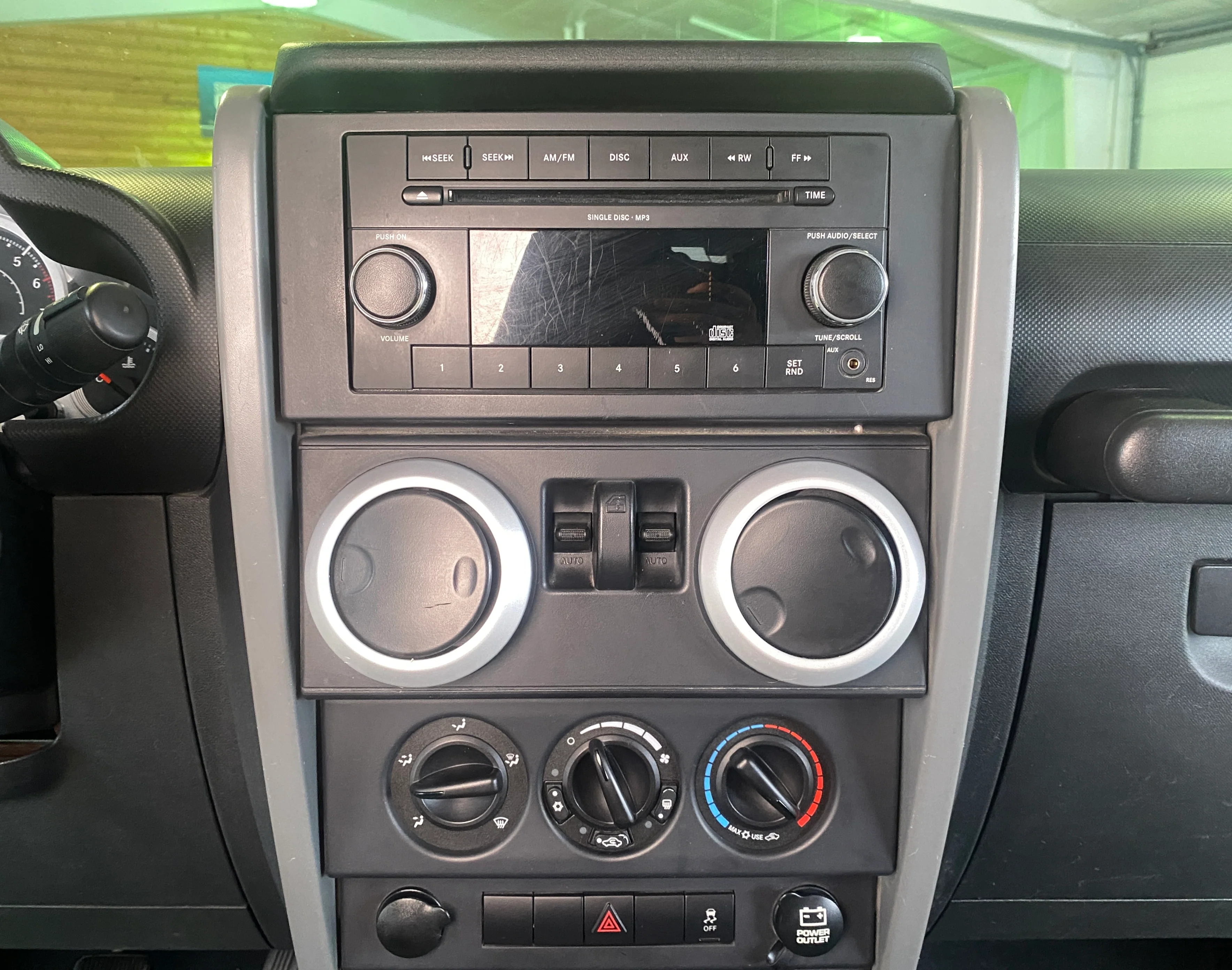 2010 Jeep Wrangler Sahara Manual 4WD - Image 19