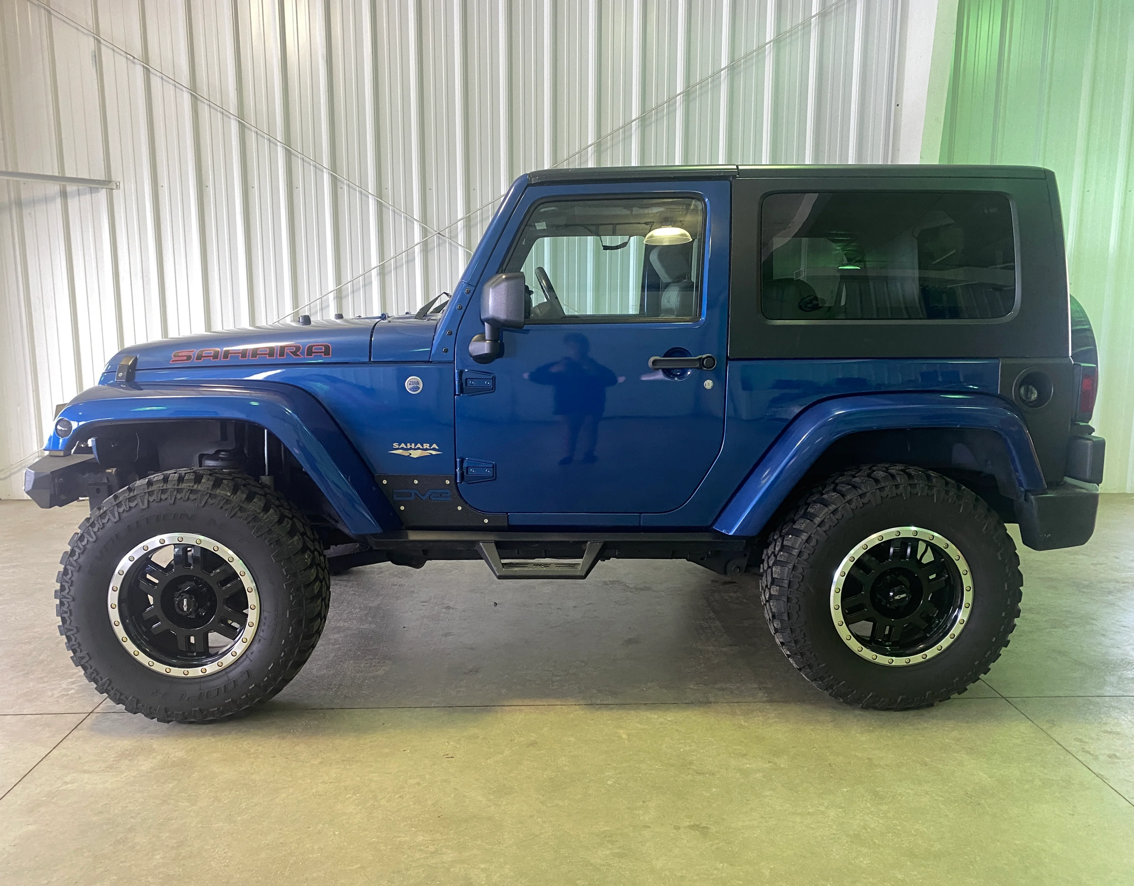 2010 Jeep Wrangler Sahara Manual 4WD - Image 2