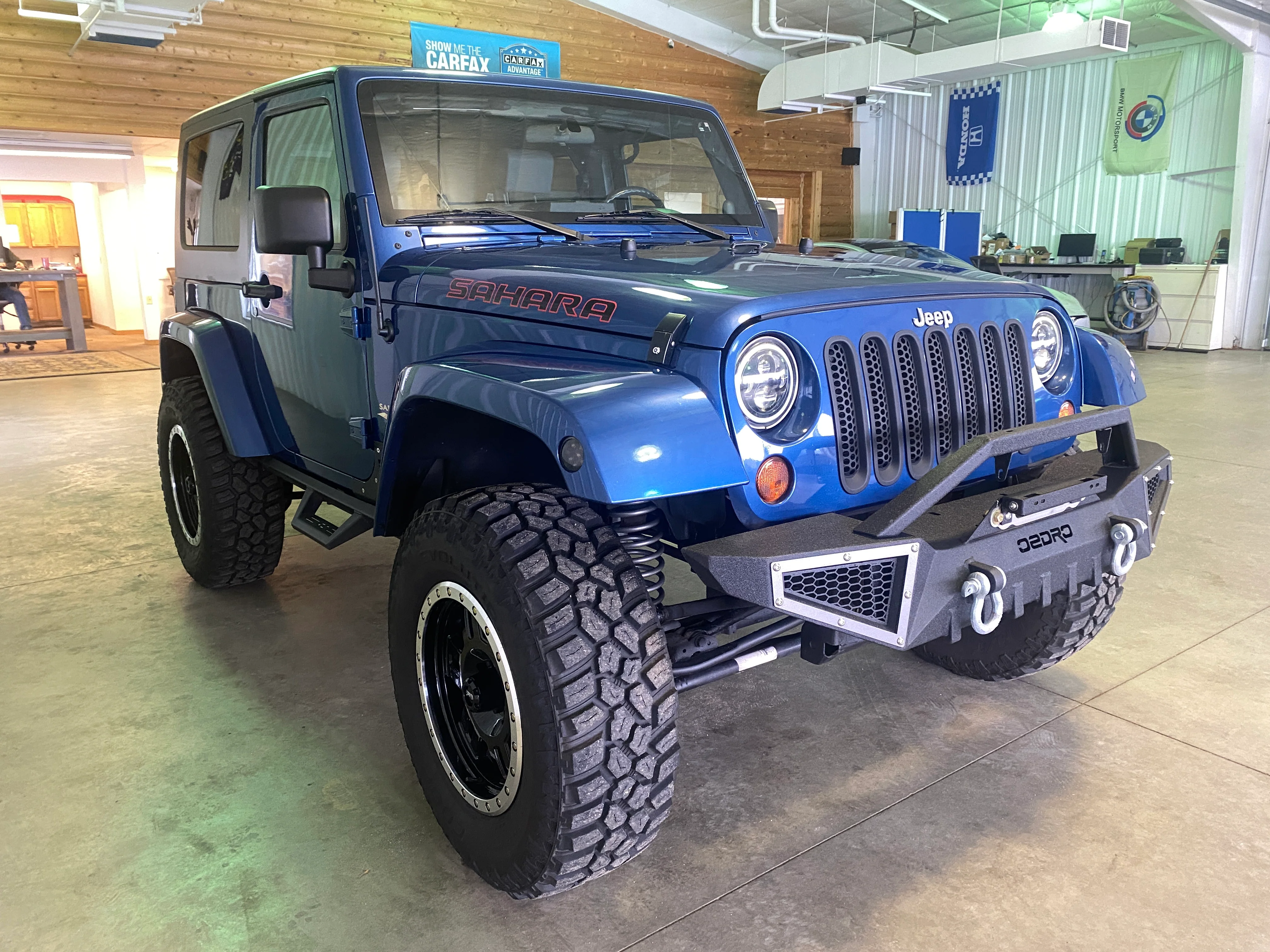 2010 Jeep Wrangler Sahara Manual 4WD - Image 6