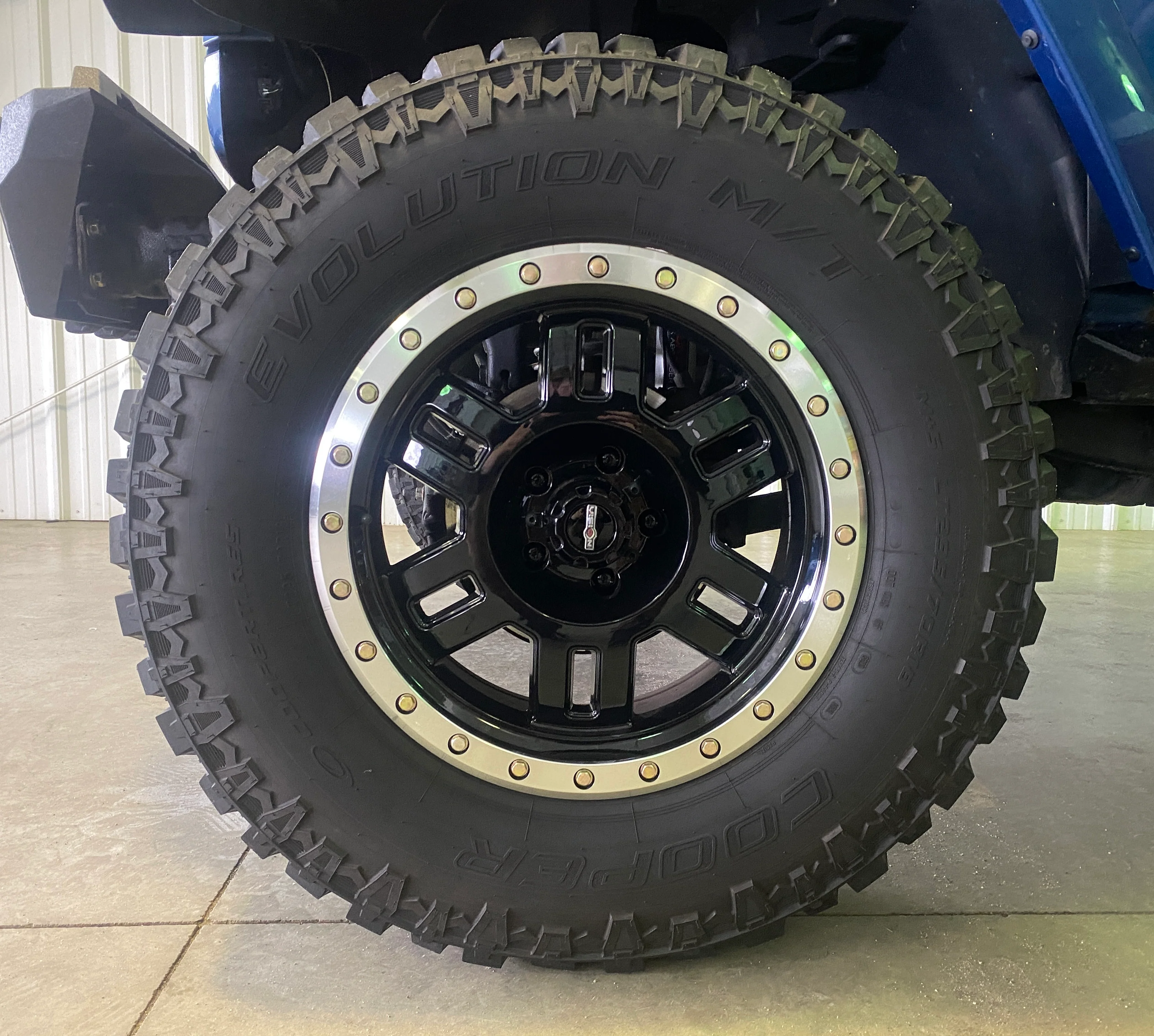 2010 Jeep Wrangler Sahara Manual 4WD - Image 9