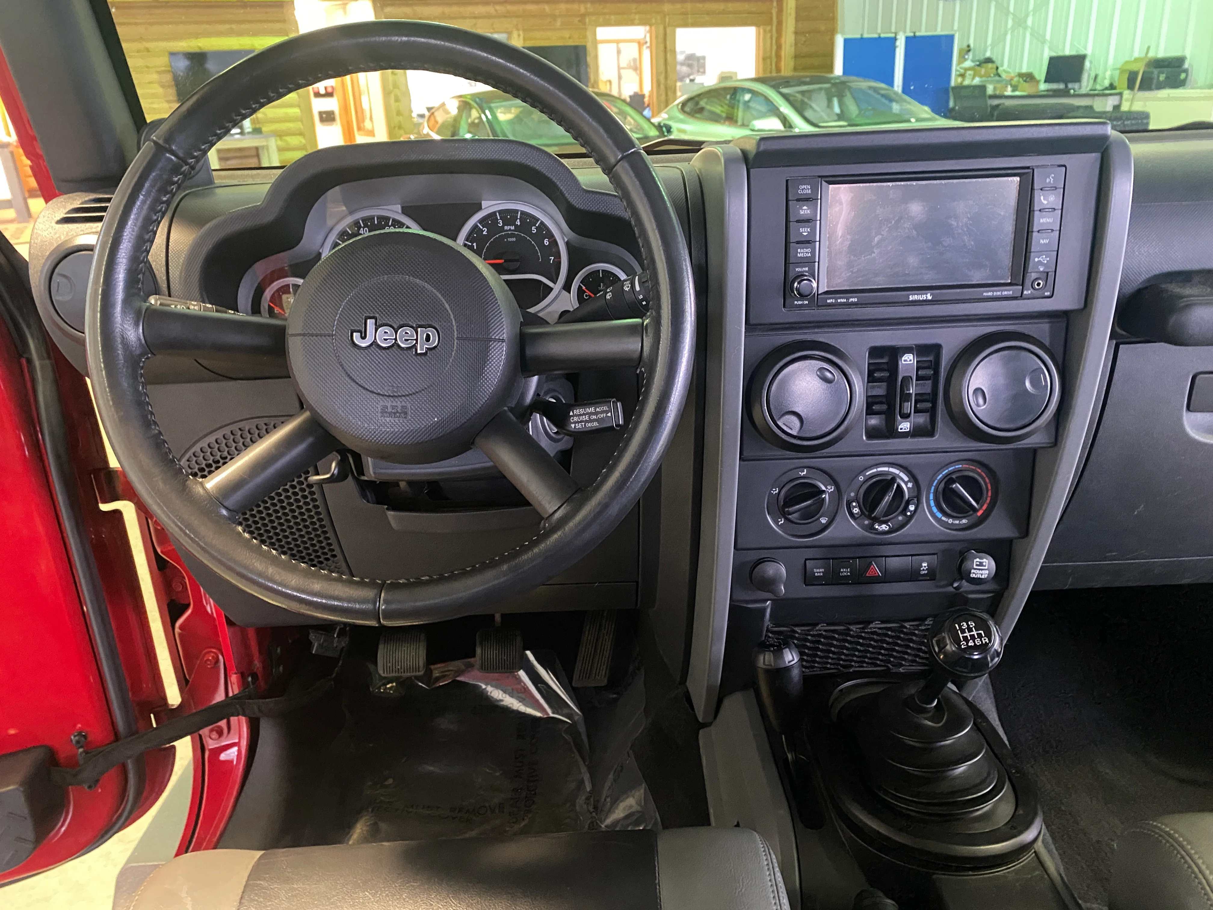 2010 Jeep Wrangler Unlimited Rubicon - Image 16