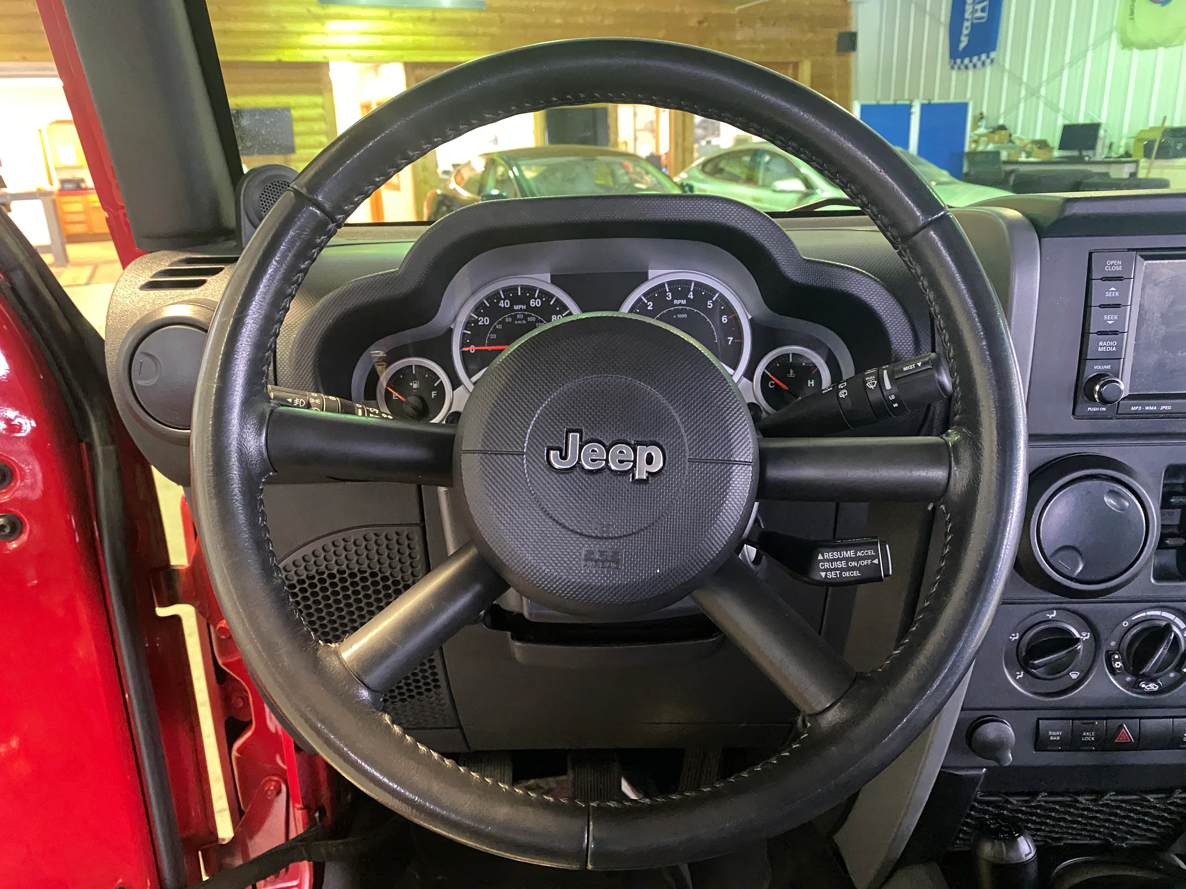 2010 Jeep Wrangler Unlimited Rubicon - Image 17