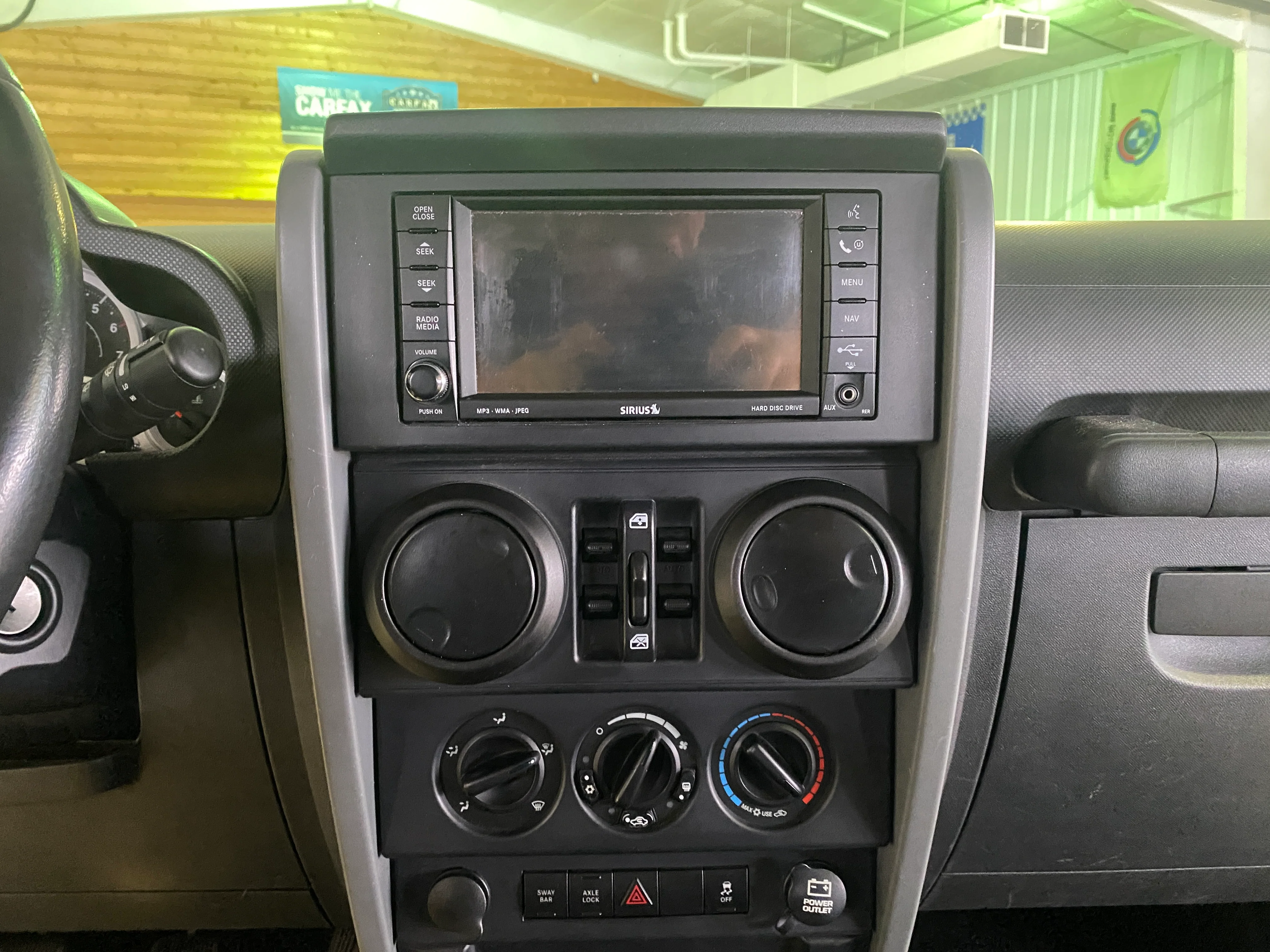 2010 Jeep Wrangler Unlimited Rubicon - Image 18