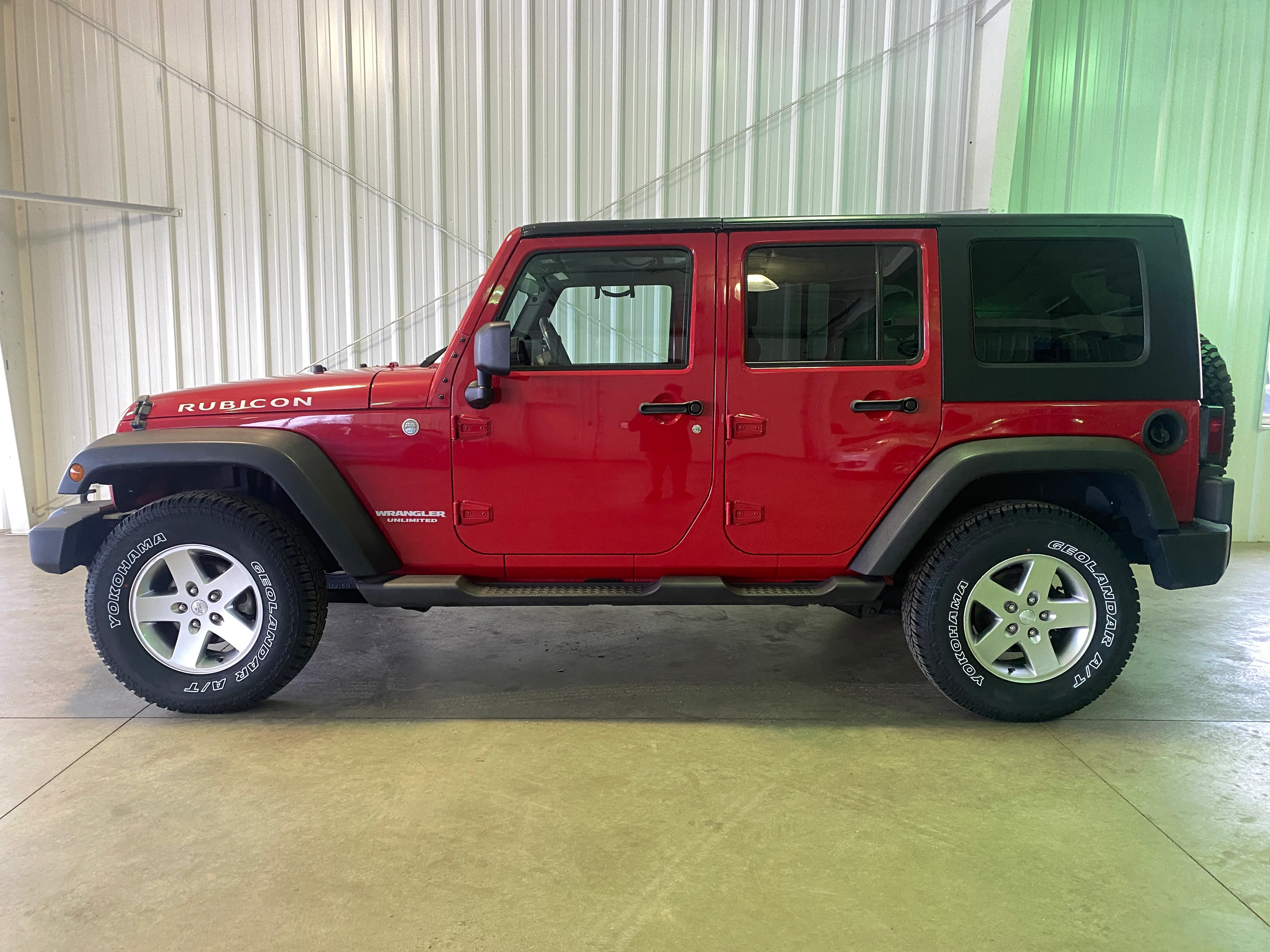 2010 Jeep Wrangler Unlimited Rubicon - Image 2