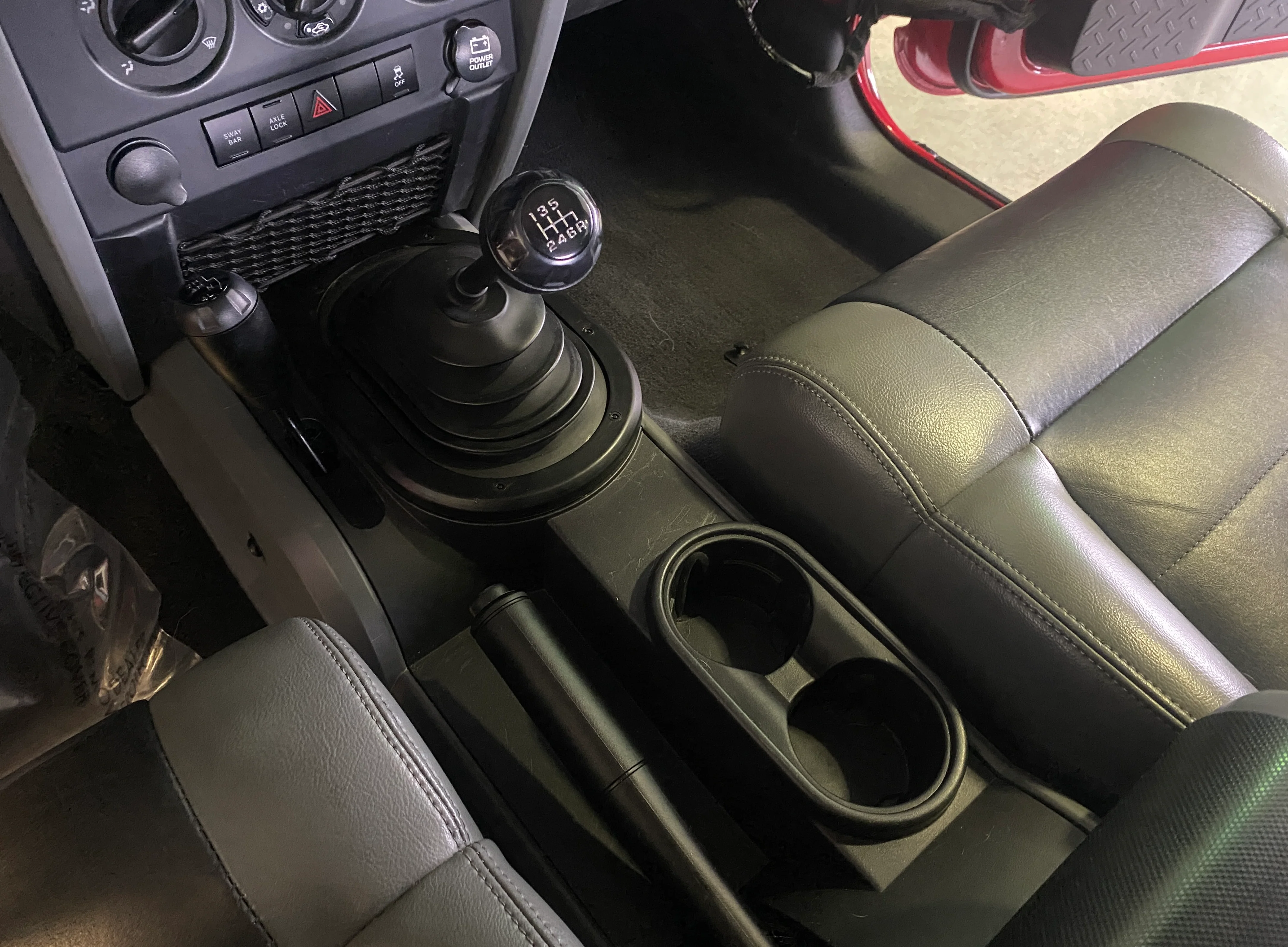2010 Jeep Wrangler Unlimited Rubicon - Image 21