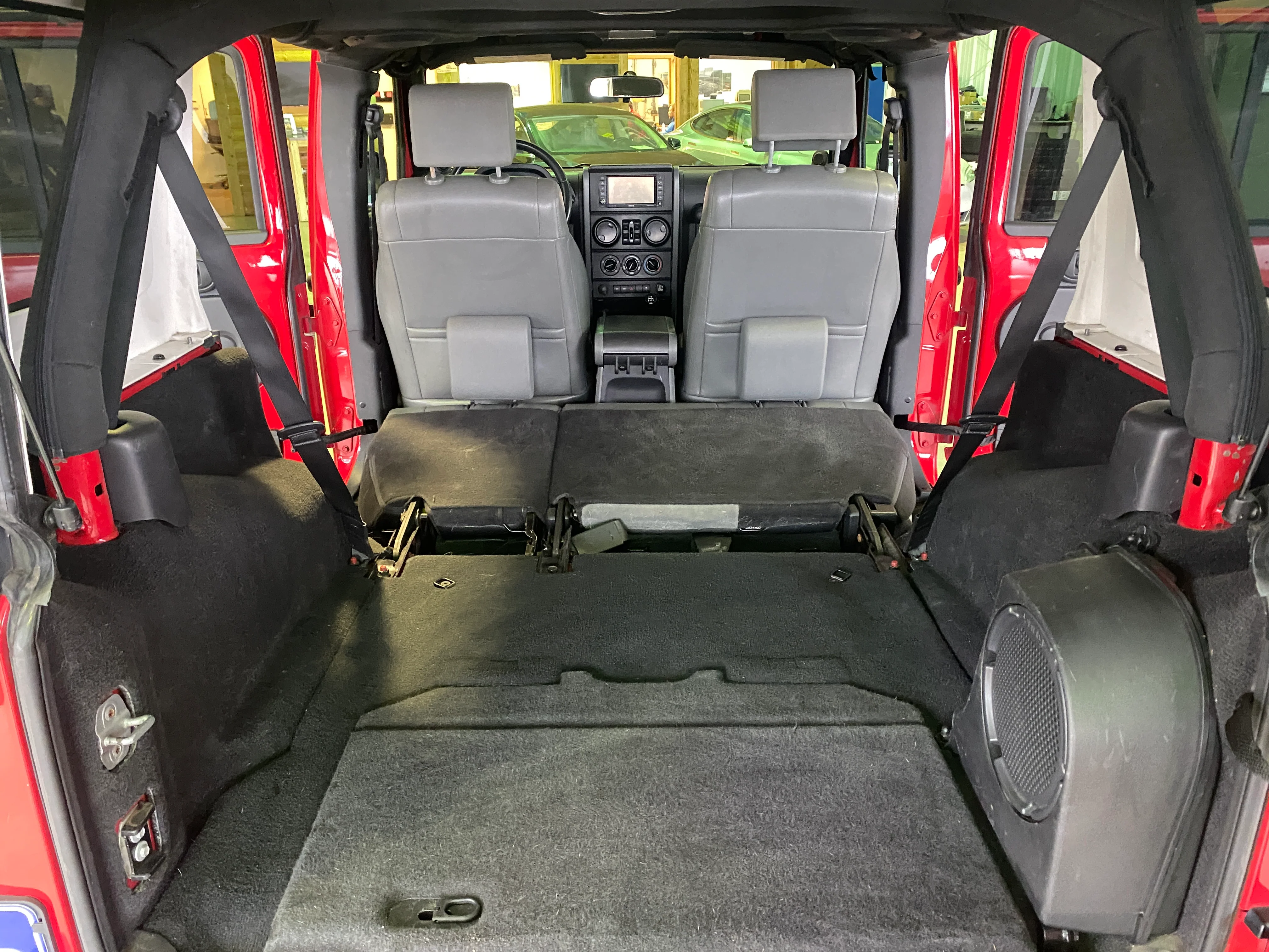 2010 Jeep Wrangler Unlimited Rubicon - Image 23