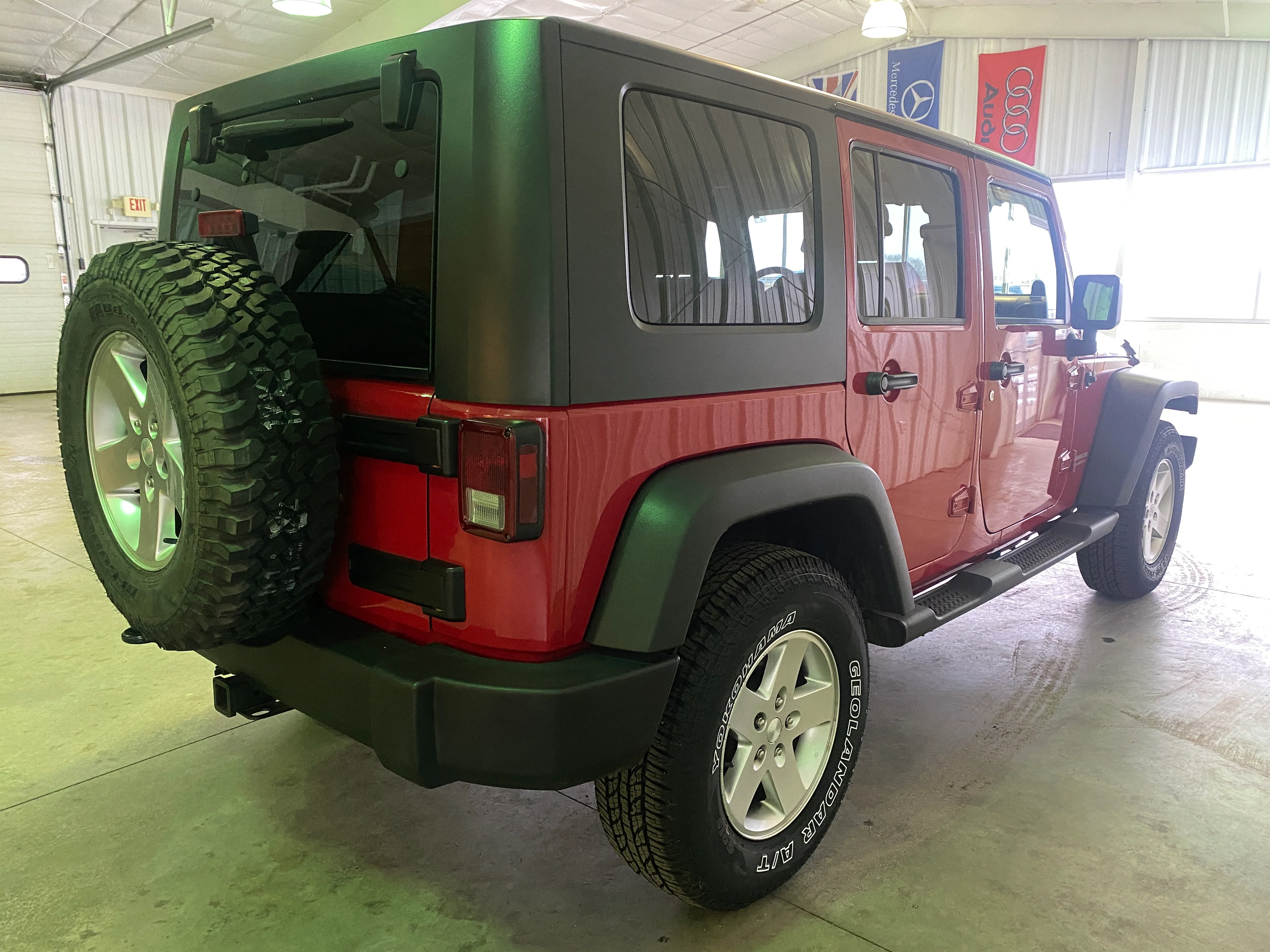 2010 Jeep Wrangler Unlimited Rubicon - Image 5