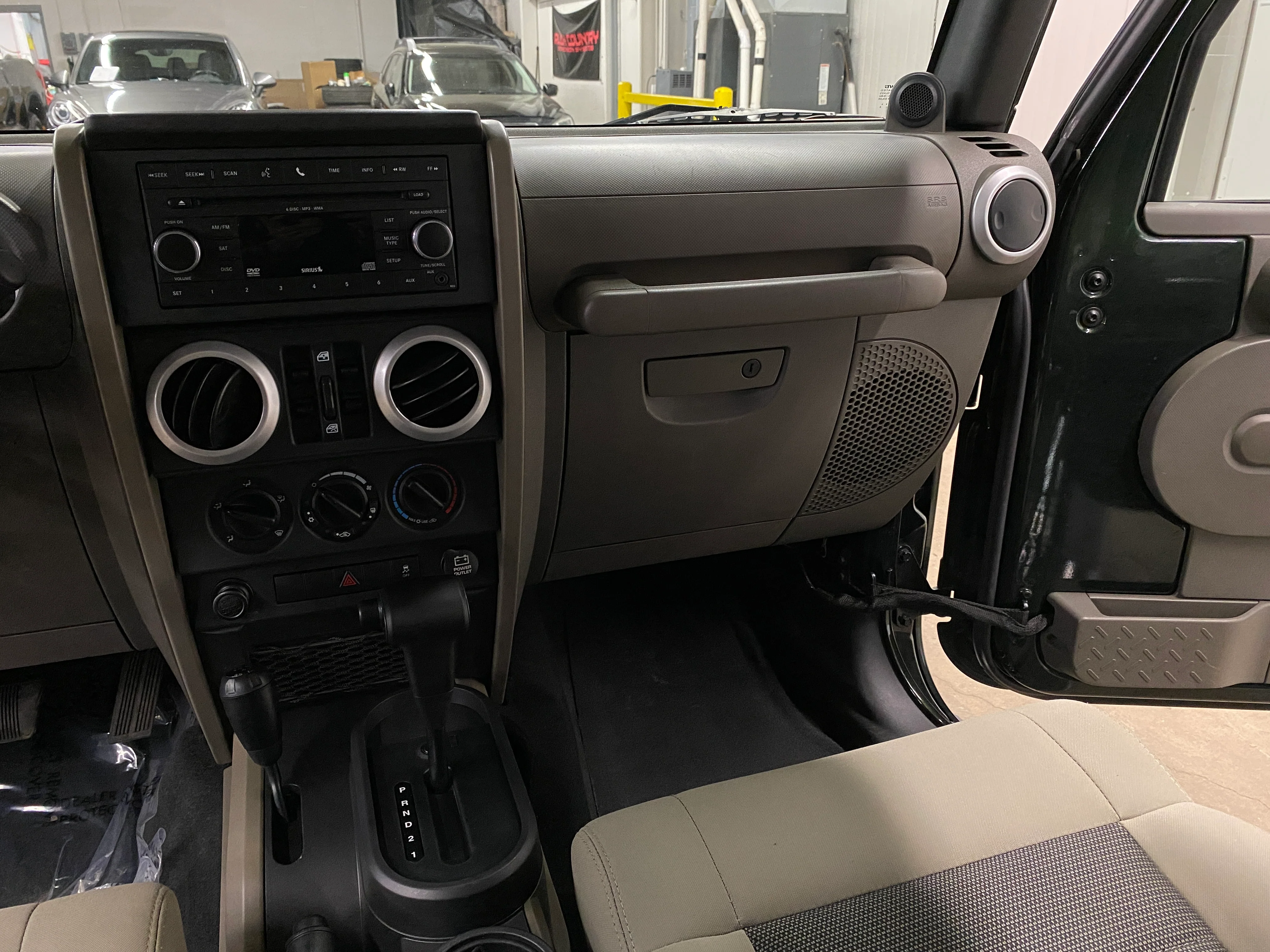 2010 Jeep Wrangler Unlimited Sahara 4WD - Image 19