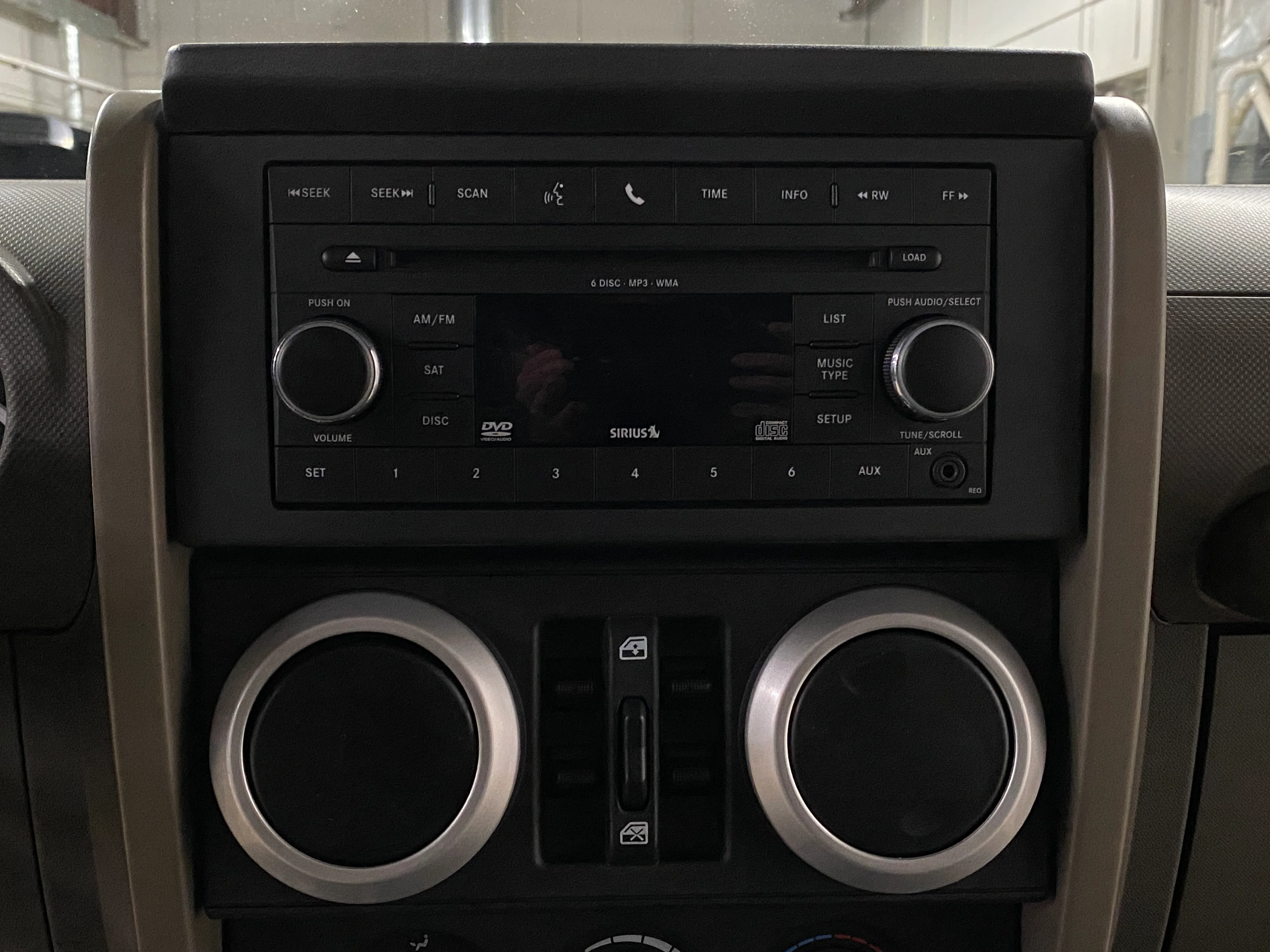 2010 Jeep Wrangler Unlimited Sahara 4WD - Image 22
