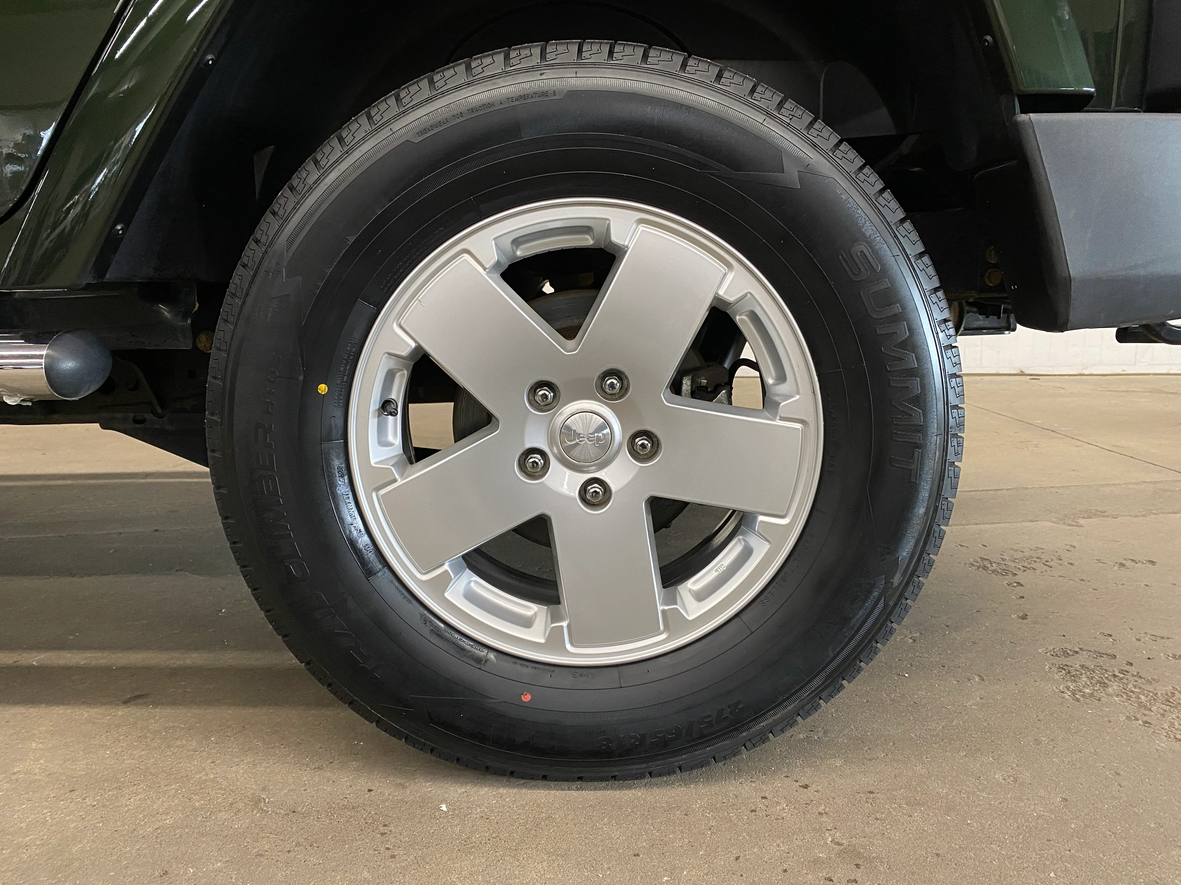2010 Jeep Wrangler Unlimited Sahara 4WD - Image 28