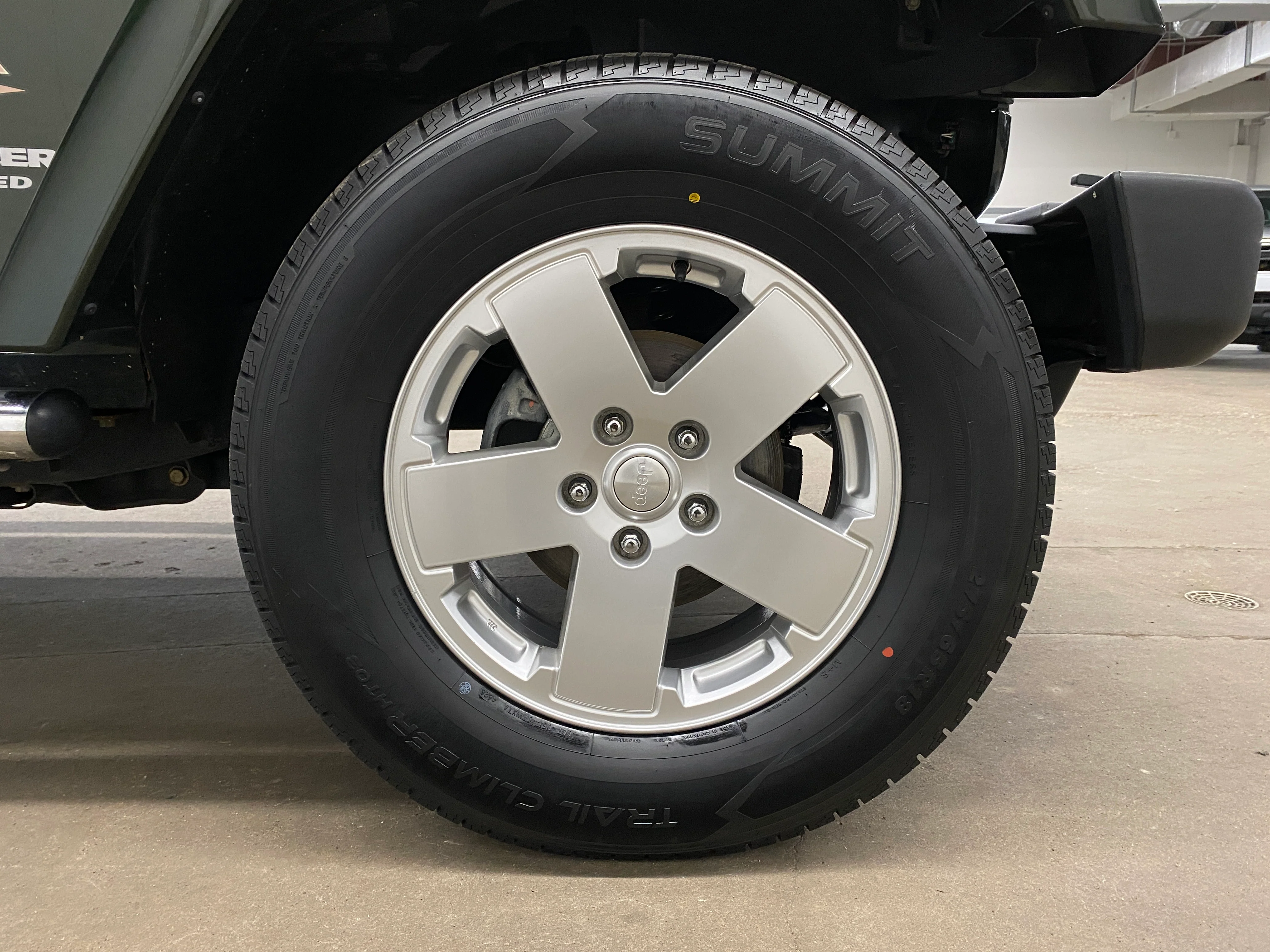 2010 Jeep Wrangler Unlimited Sahara 4WD - Image 30