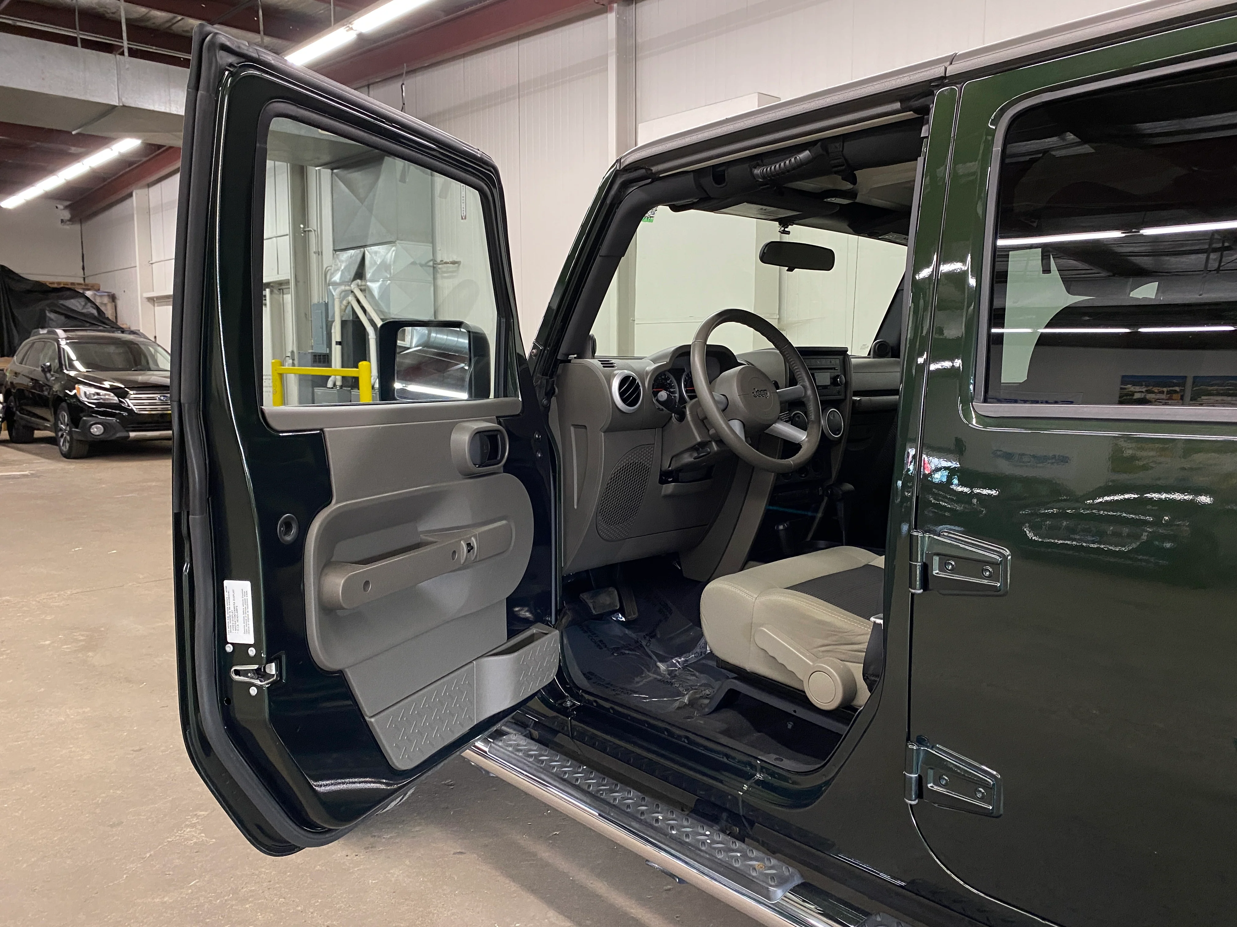 2010 Jeep Wrangler Unlimited Sahara 4WD - Image 34