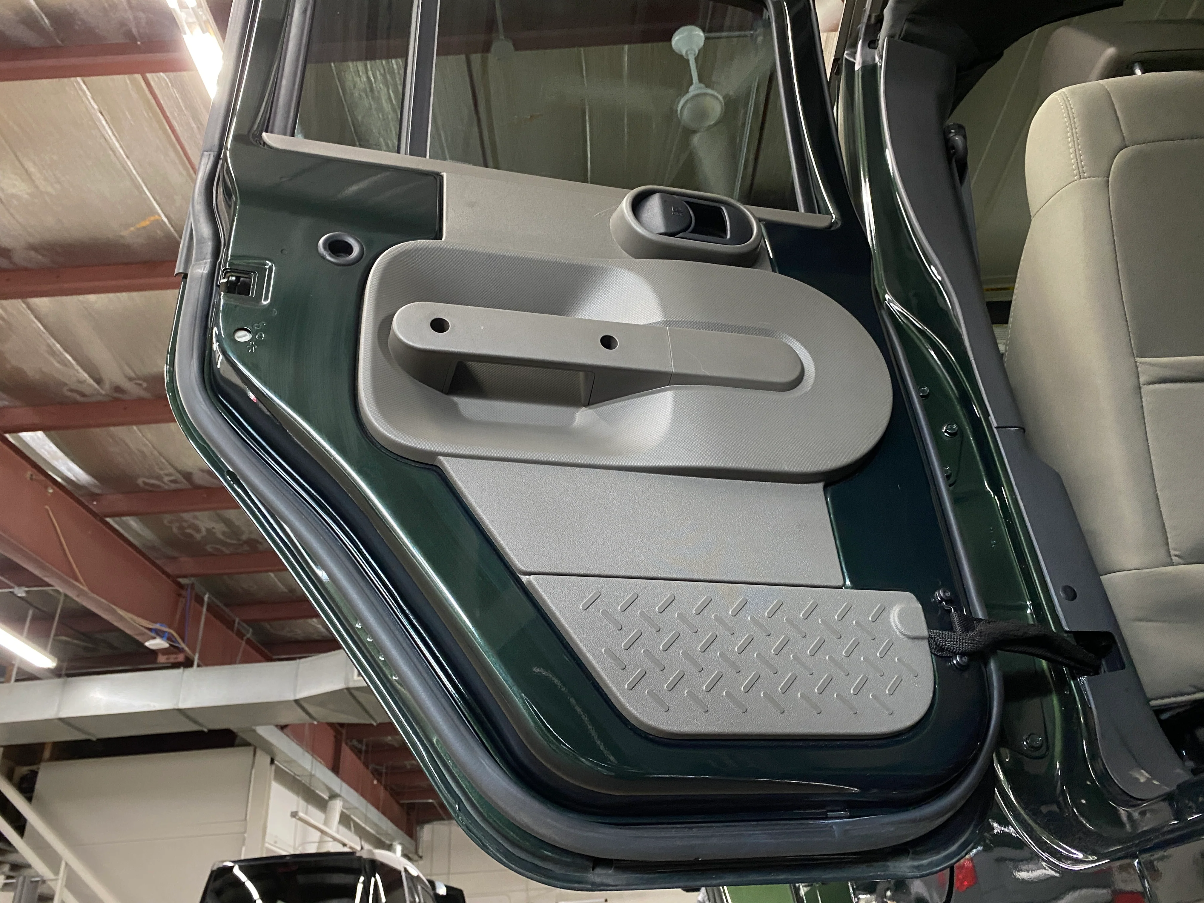 2010 Jeep Wrangler Unlimited Sahara 4WD - Image 38