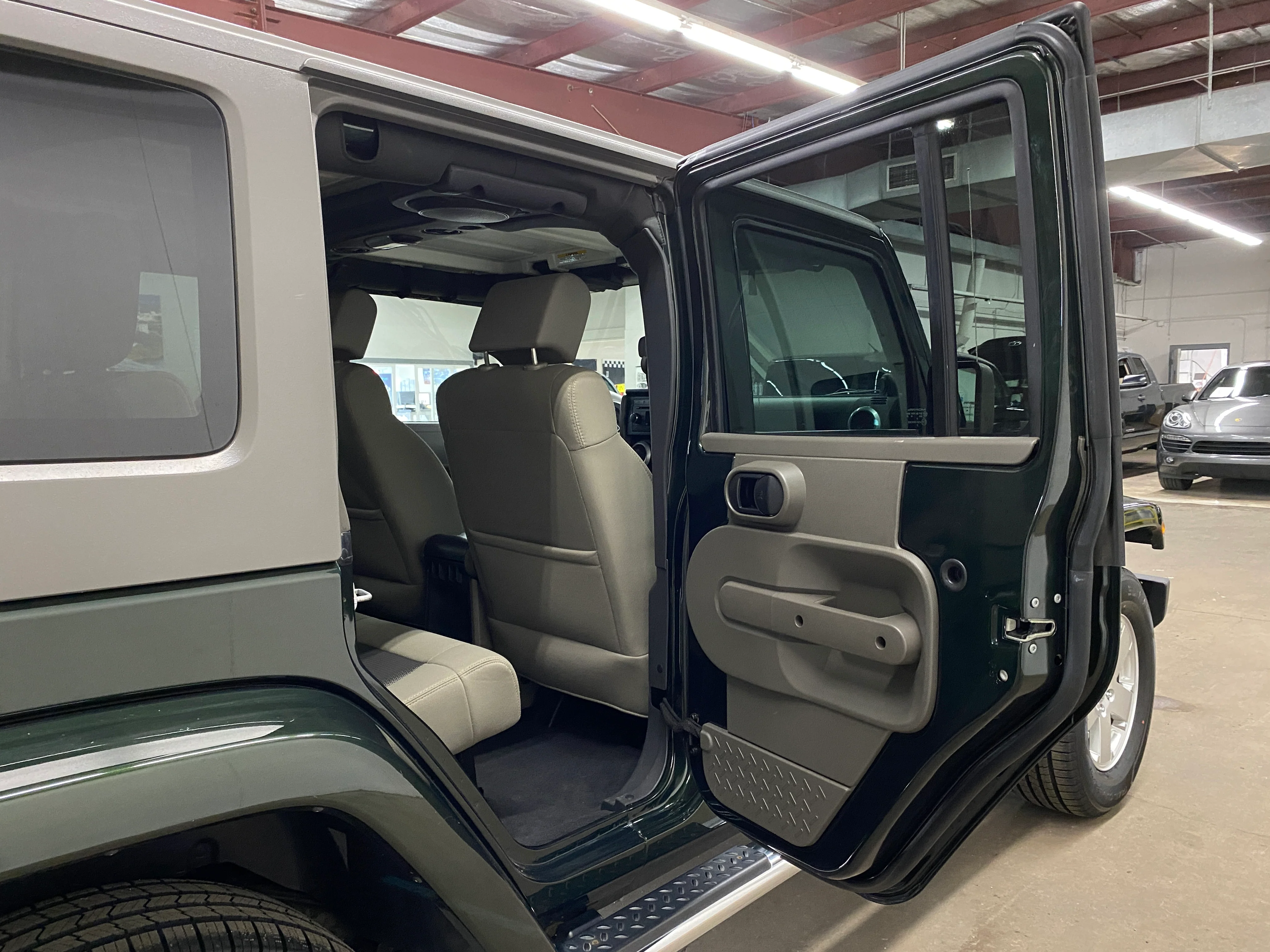 2010 Jeep Wrangler Unlimited Sahara 4WD - Image 41
